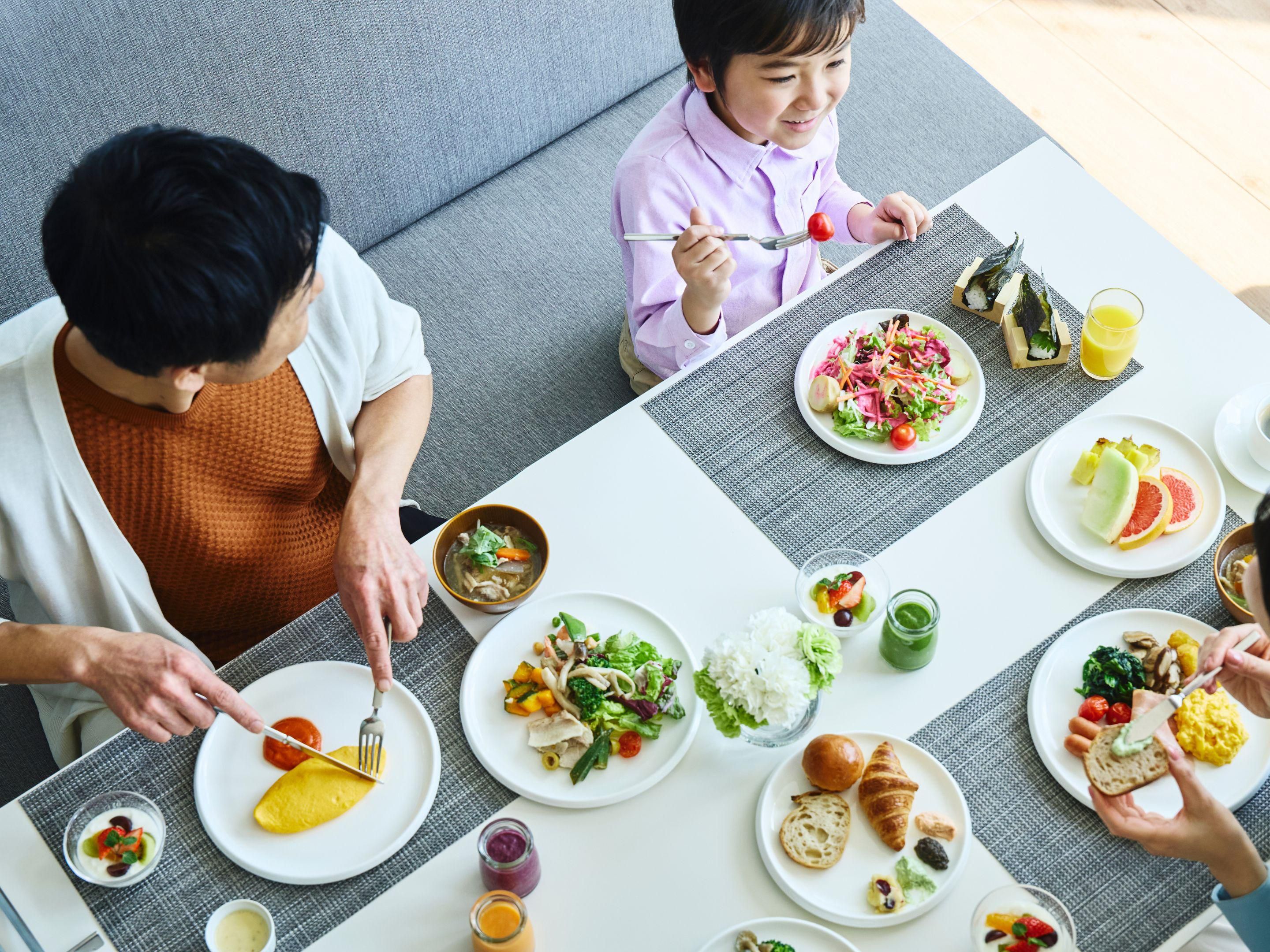 We’ve revamped our breakfast buffet menu, featuring "The 10", a selection of ten signature dishes. Enjoy special local cuisine, the ANA Crowne Plaza Special Omelette, unique rice balls, and more. Start your day with a memorable breakfast experience!