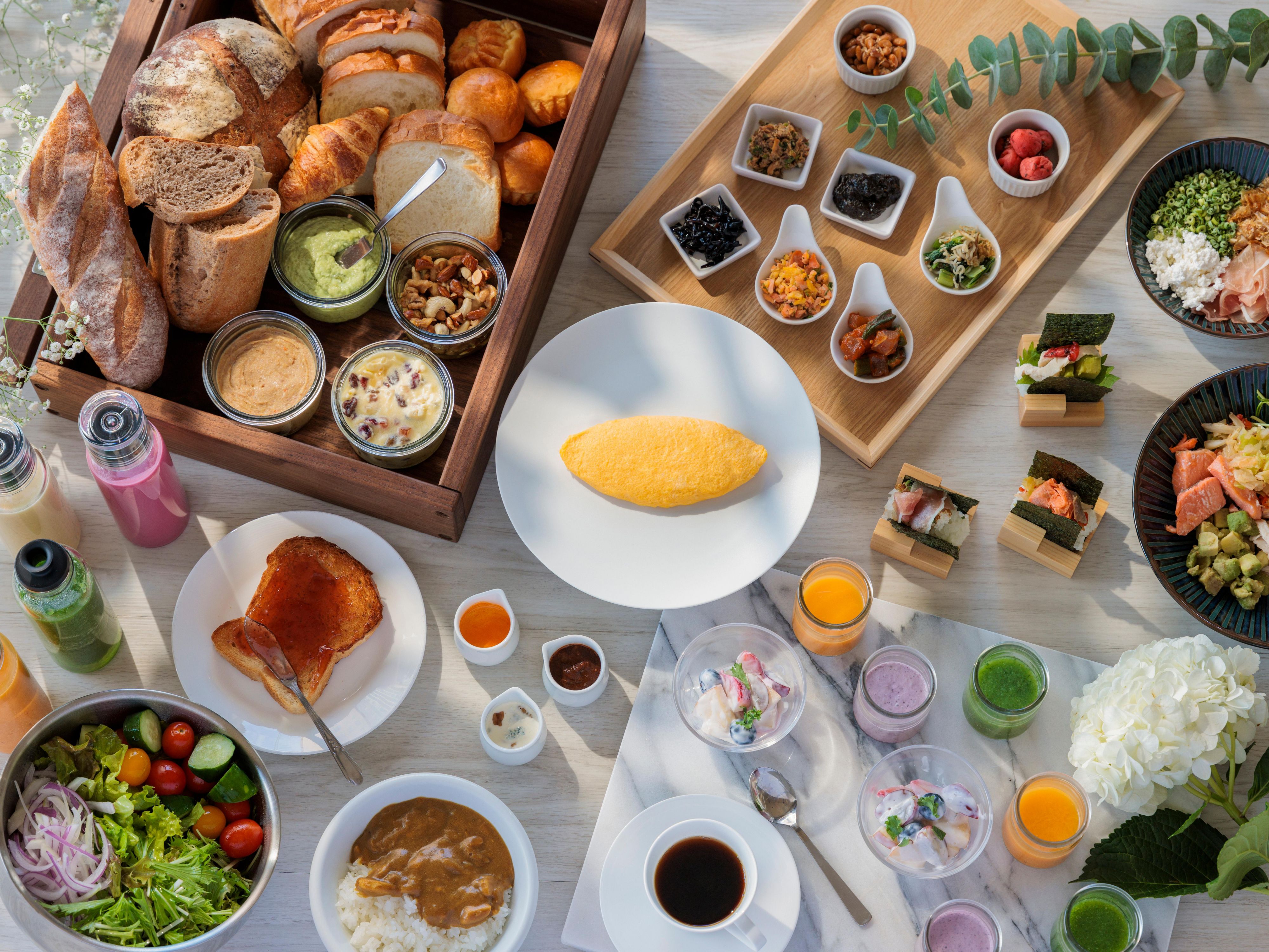 We’ve revamped our breakfast buffet menu, featuring "The 10", a selection of ten signature dishes. Enjoy special local cuisine, the ANA Crowne Plaza Special Omelette, unique rice balls, and more. Start your day with a memorable breakfast experience!