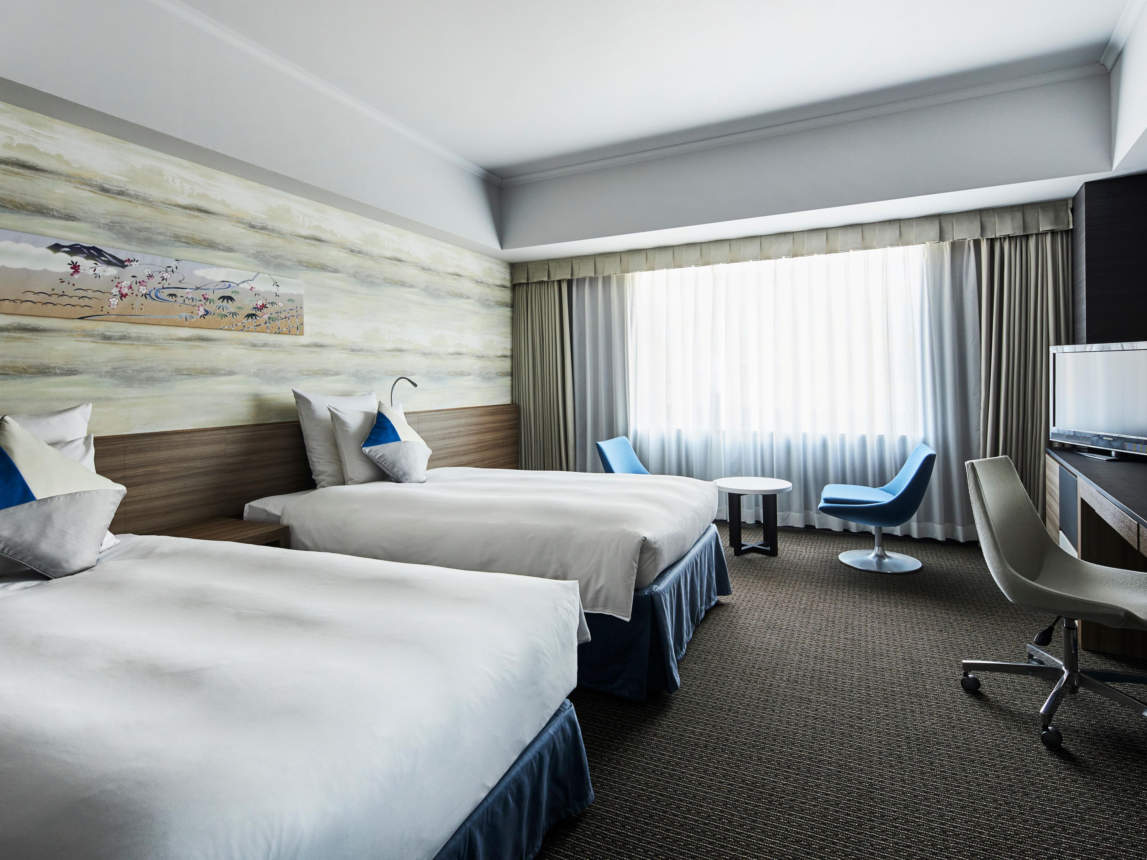 The 249 guest rooms perfectly blend convenience and serenity to ensure a comfortable stay. Each room is equipped with Sleep Advantage, an exclusive sleep program designed to provide a restful night and a refreshing morning.