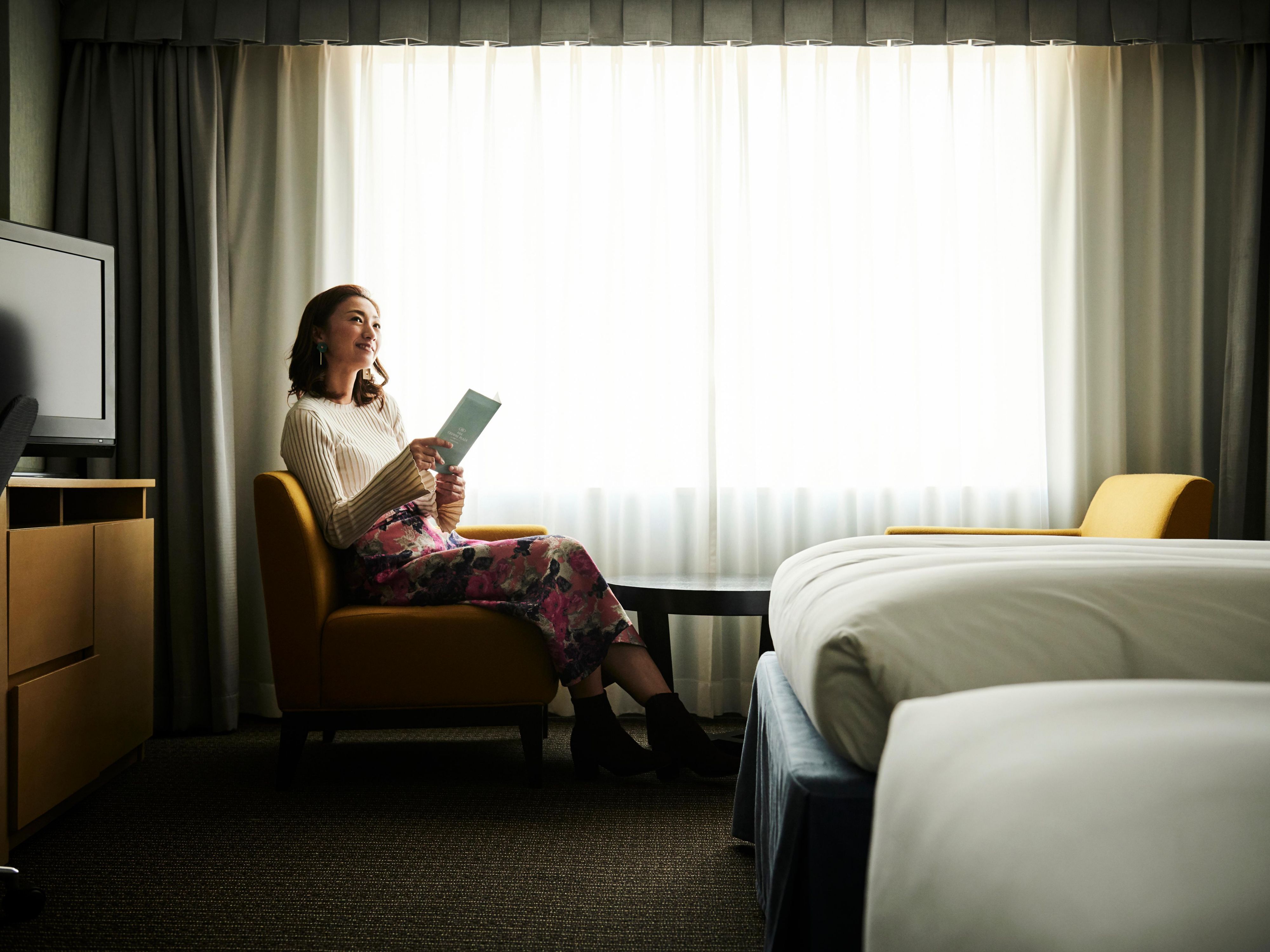 金沢ならではの金箔パックを使用したフェイシャルトリートメントをはじめ、アロマボディトリートメントやマッサージなど、心と体を癒すメニューをご用意しております。経験豊かなセラピストが客室に伺い、旅の疲れをやさしく解きほぐします。上質なリラクゼーションで、優雅なひとときをお過ごしください。マッサージ師によるクイックマッサージのご用命も承ります。