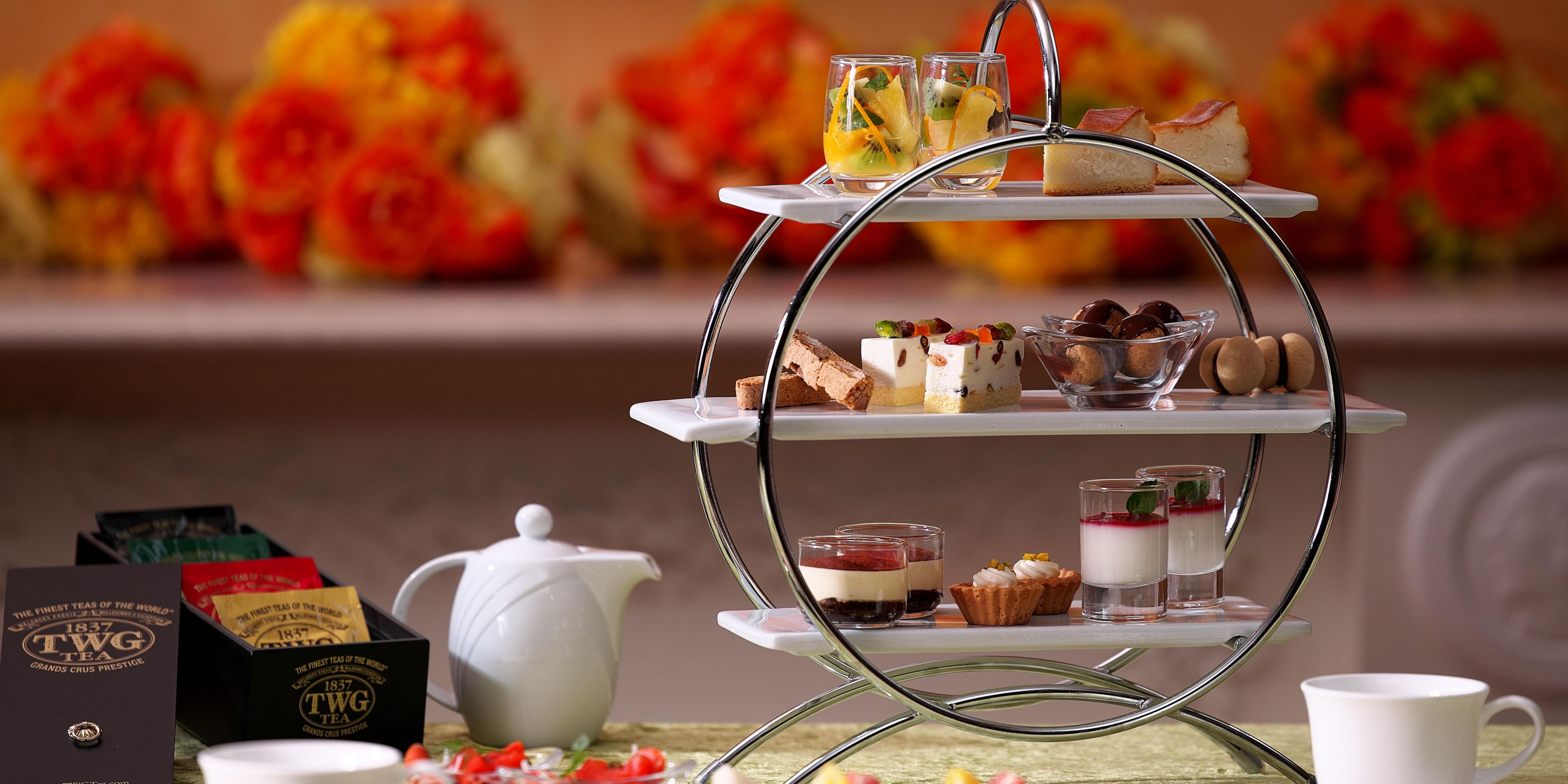 Celebrate early summer with an Italian themed afternoon tea, featuring classic Italian sweets and creamy pastries. Enjoy three types of all you can eat scones, and for a limited time, Spumante (Italian sparkling wine) is included in the all-you-can-drink selection. Perfectly paired with your desserts.