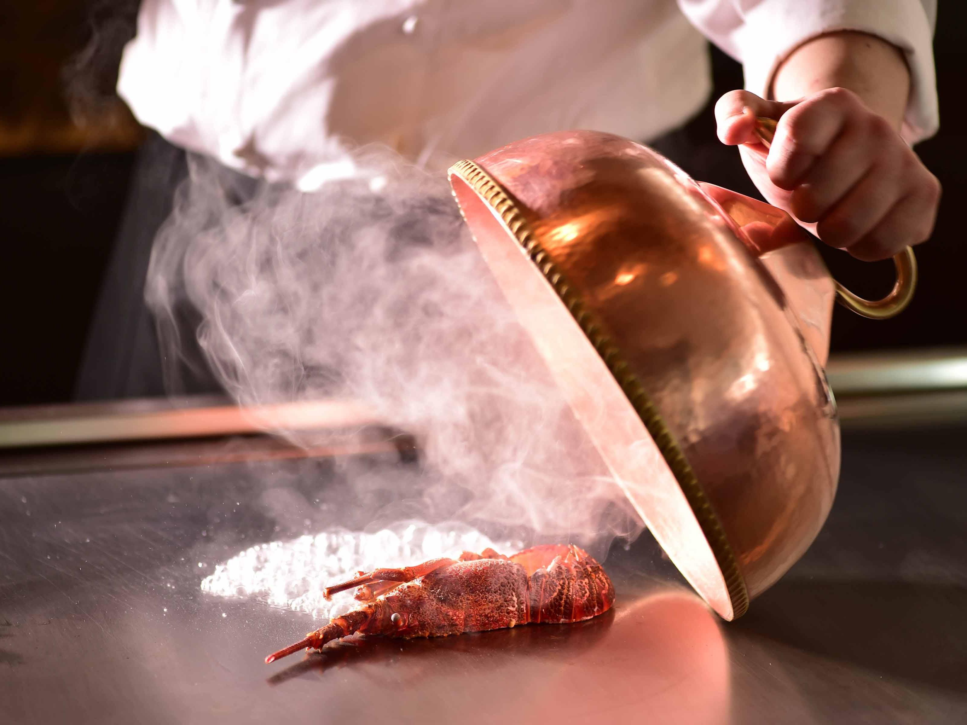 Dining with your loved ones made special by the airport night view while savoring authentic Japanese cuisine using fresh and locally produced ingredients at the top floor of the hotel.