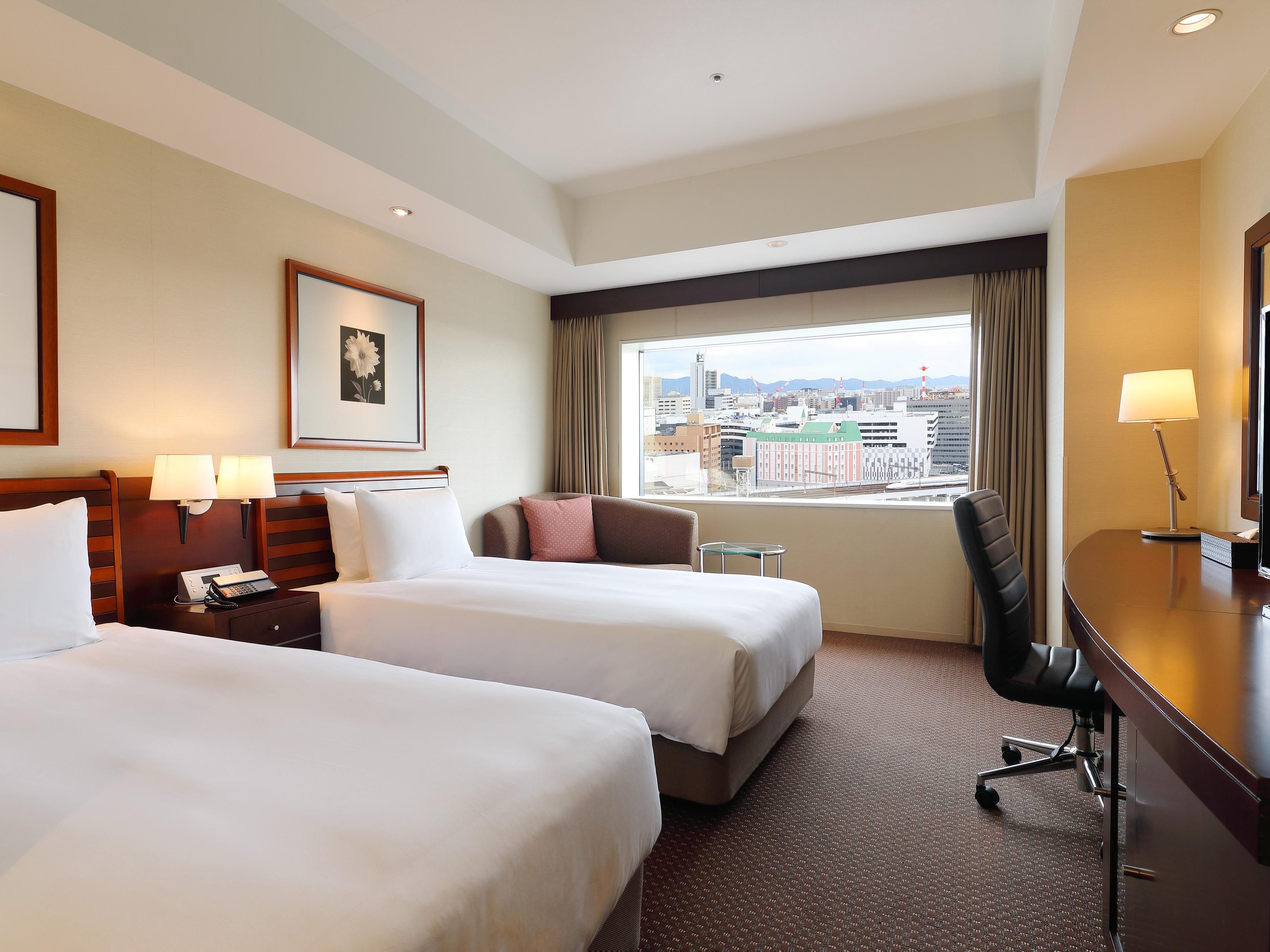 All 219 rooms decorated with a calm interior will make you feel relieved. The functional rooms offer comfortable beds, high-speed Wi-Fi, a desk ideal for dedicated workplace for remote work and Sleep Advantage amenities for a good night's sleep, providing a pleasant stay and recharge for both business and leisure travelers.