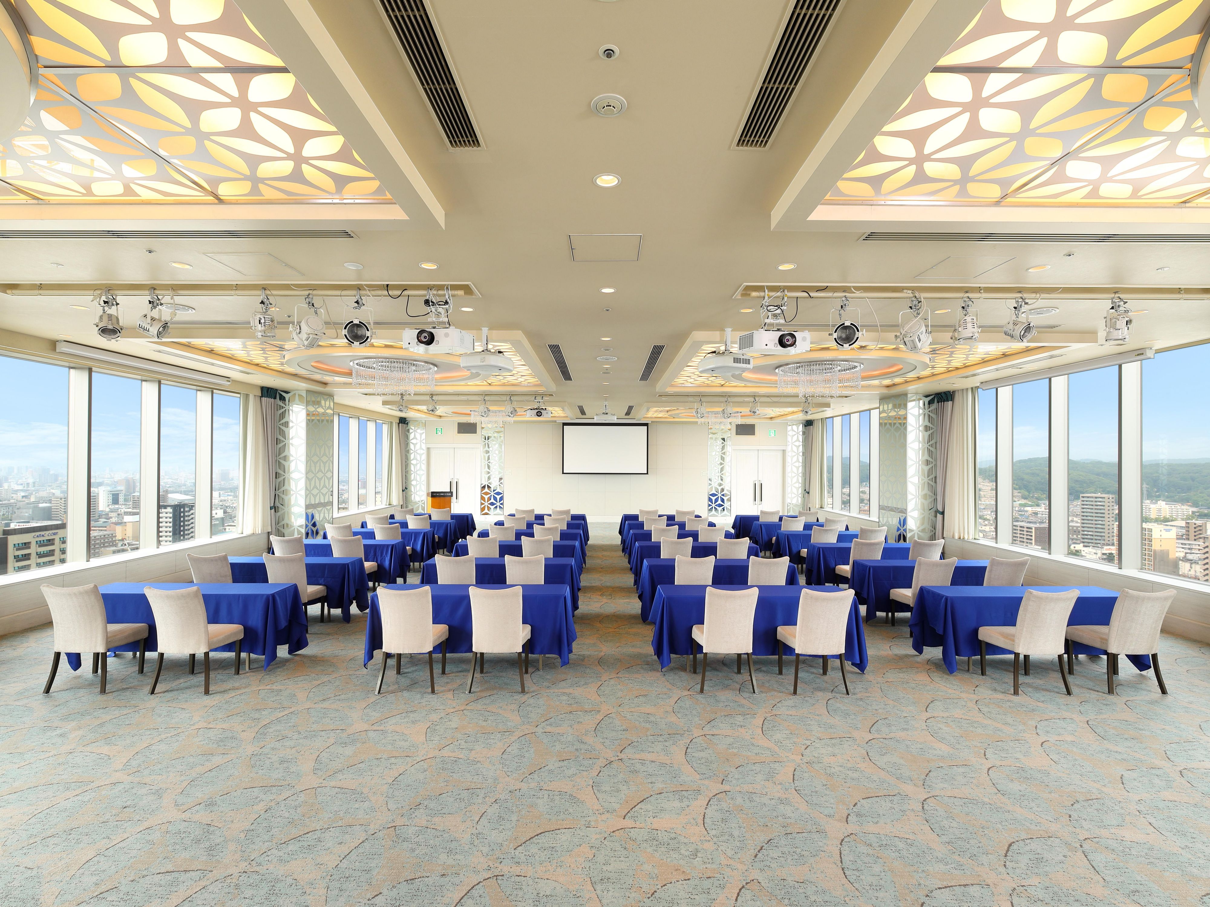 All different size of 5 banquet rooms including Sky Banquet where guests can enjoy natural daylight with panoramic view and Ball room which equipped functional Audio Visual are perfectly suited to Meeting, Events, International Conference and Cocktail Party. To ensure successful event, our dedicated Crowne Meeting Team will assist you.