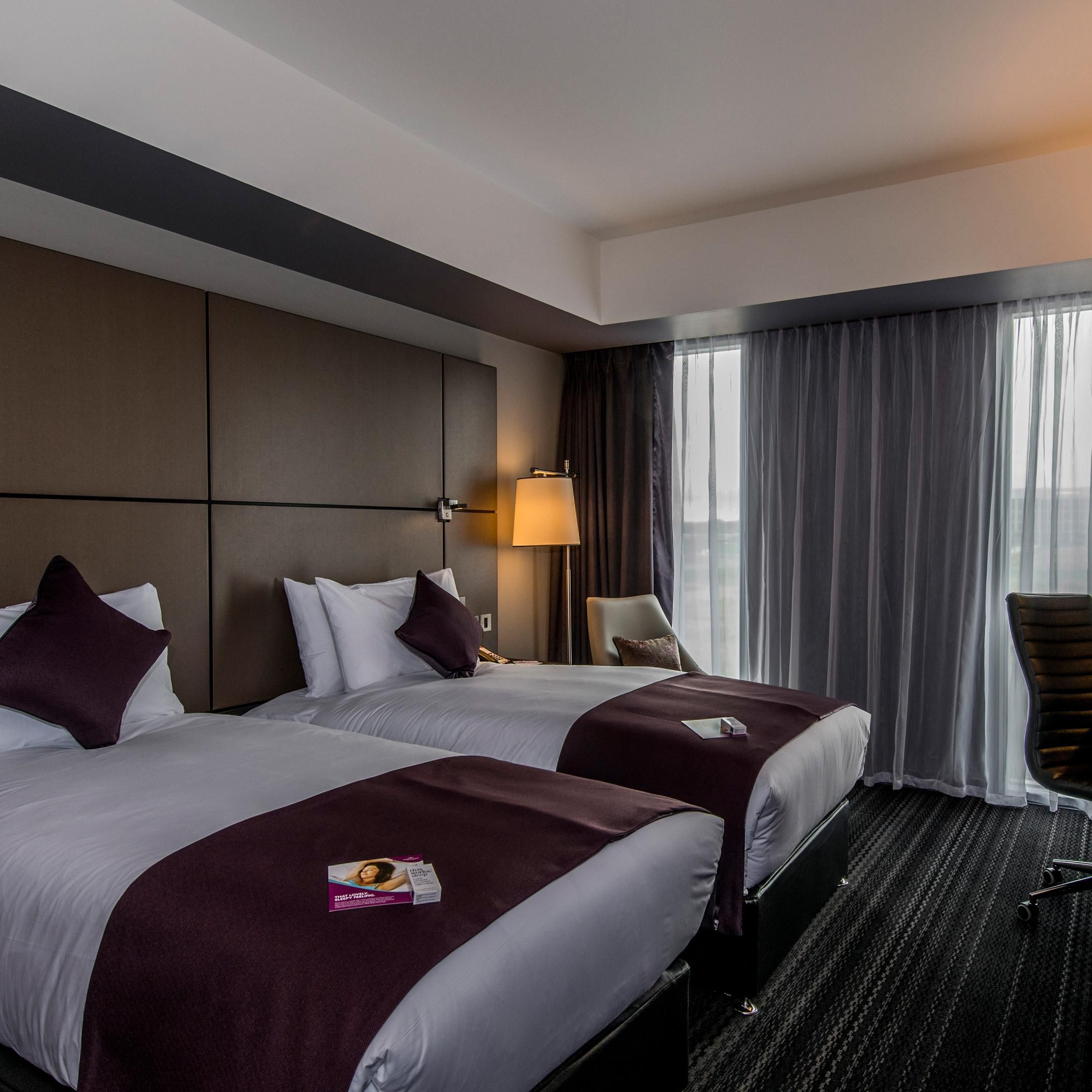 Crowne Plaza Aberdeen Airport Twin Room