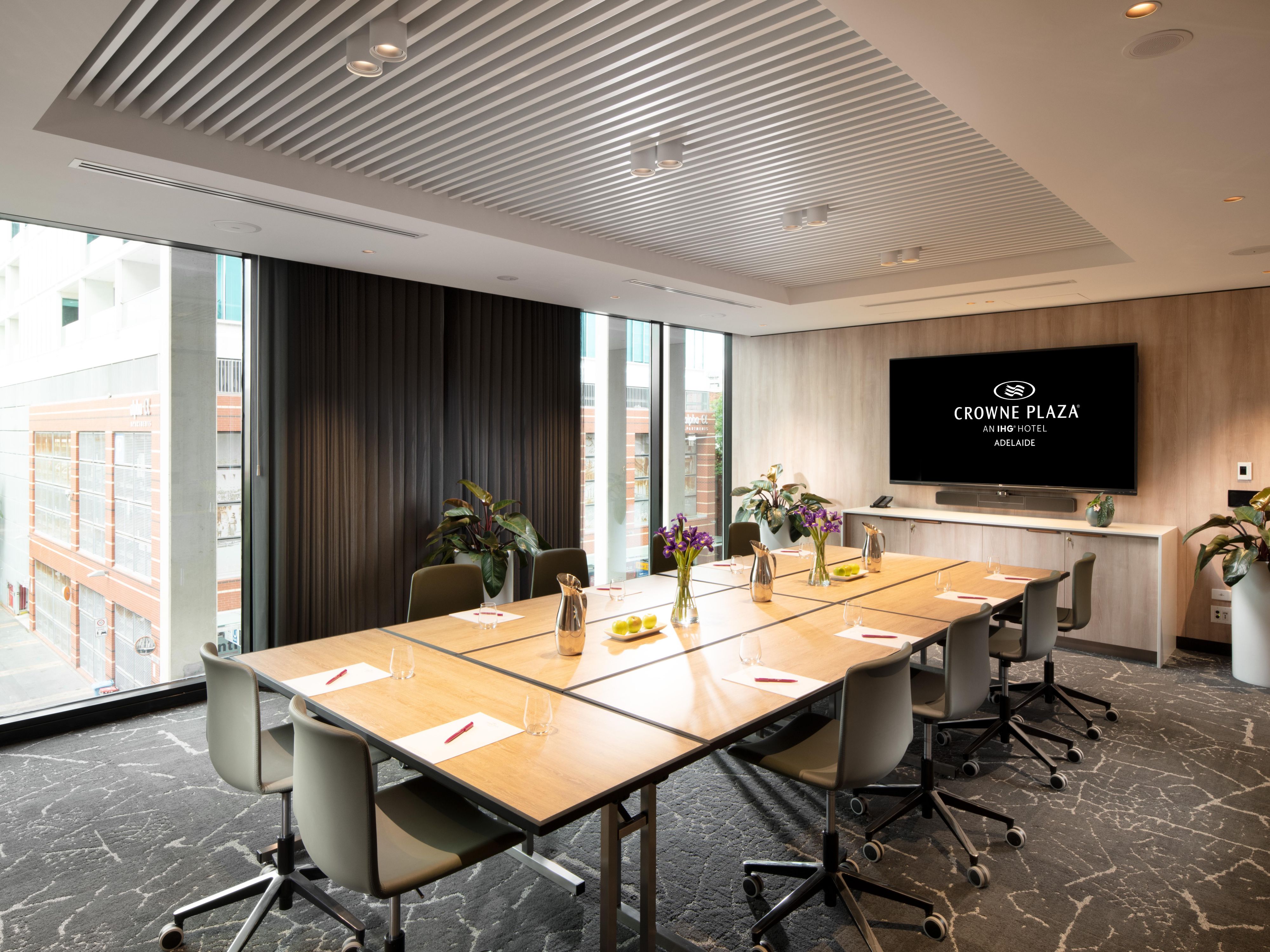 Crowne Plaza Adelaide houses inspiring and collaborative meeting spaces to gather, celebrate and connect. Be welcomed by floor-to- ceiling windows, natural light and panoramic views or request blackout. Park onsite and enjoy a seamless event experience with a dedicated Crowne Meetings Manager.