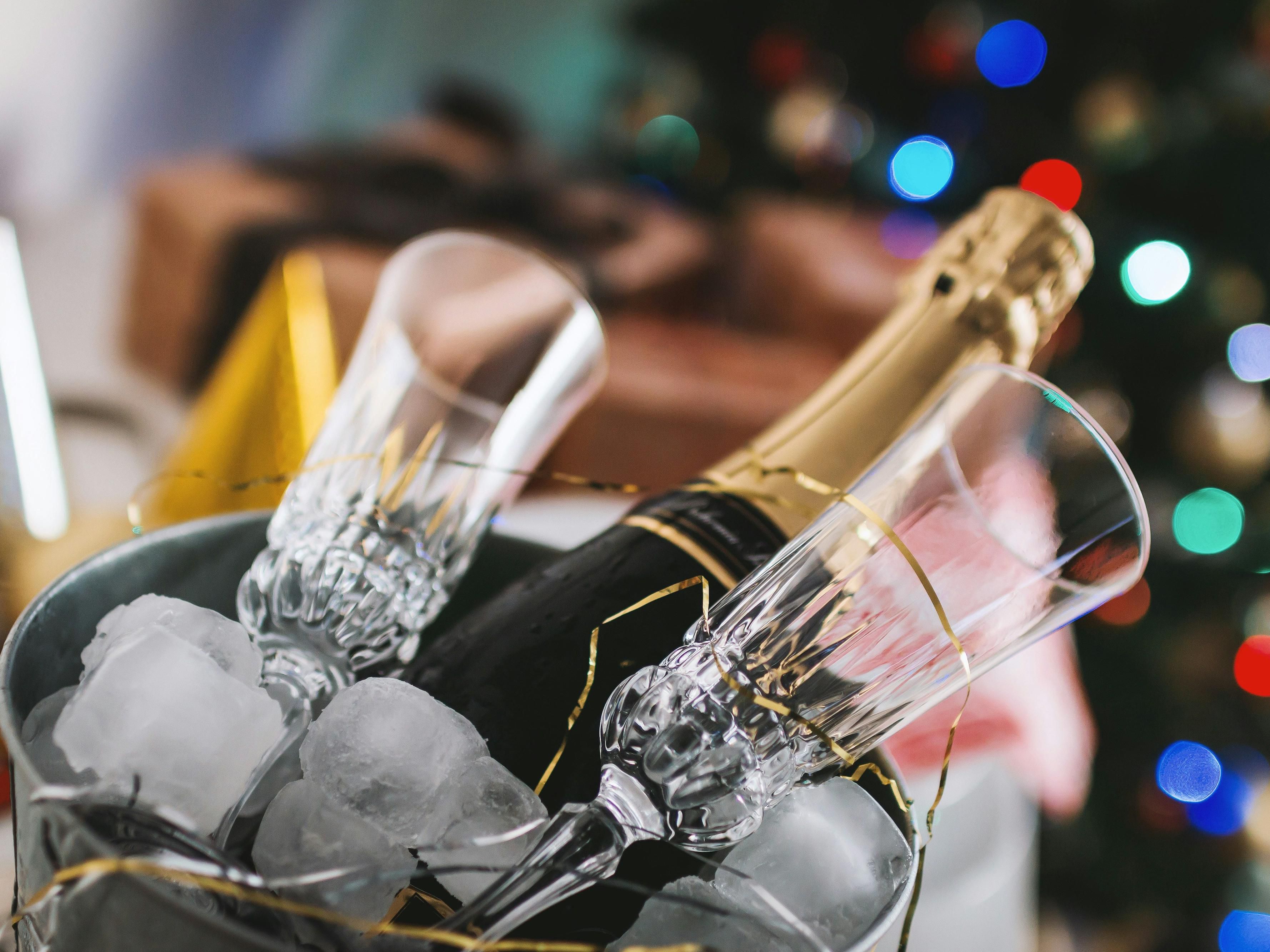 Secure your preferred date by booking your 2025 End of Year events early. Enjoy premium dining options, from formal dinners to casual terrace cocktails — our menu suits every gathering. Contact our Crowne Meetings Manager to plan your next memorable end-of-year event in Mawson Lakes.