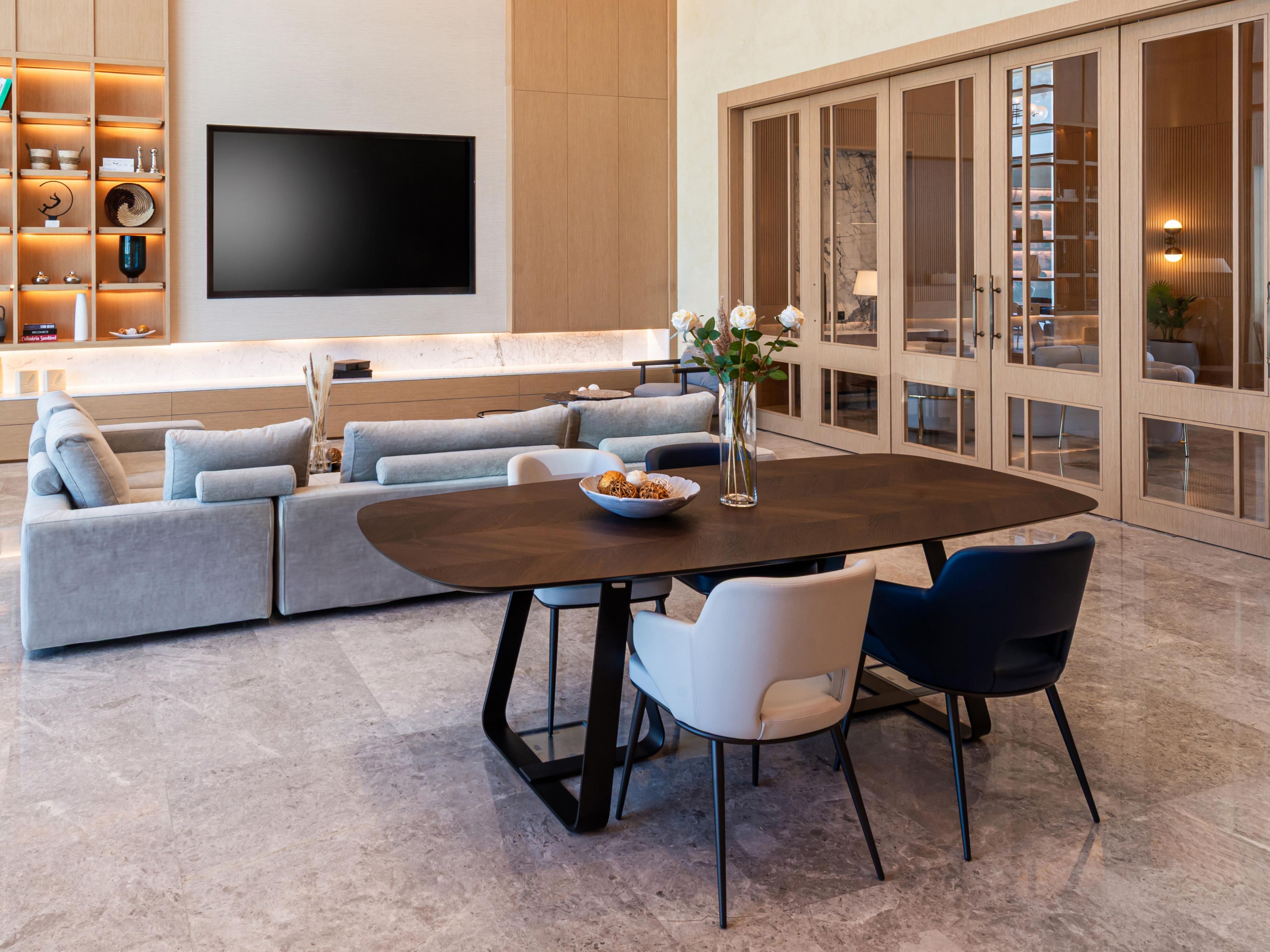 Unwind in The Studio at Crowne Plaza Al Jubail, where comfort and entertainment blend seamlessly. Relax with an immersive experience on the stunning 100 inch TV, ideal for movies or live sports. Enjoy effortless service from Le Monde Cafe, offering refreshing drinks and tasty snacks right to your seat.