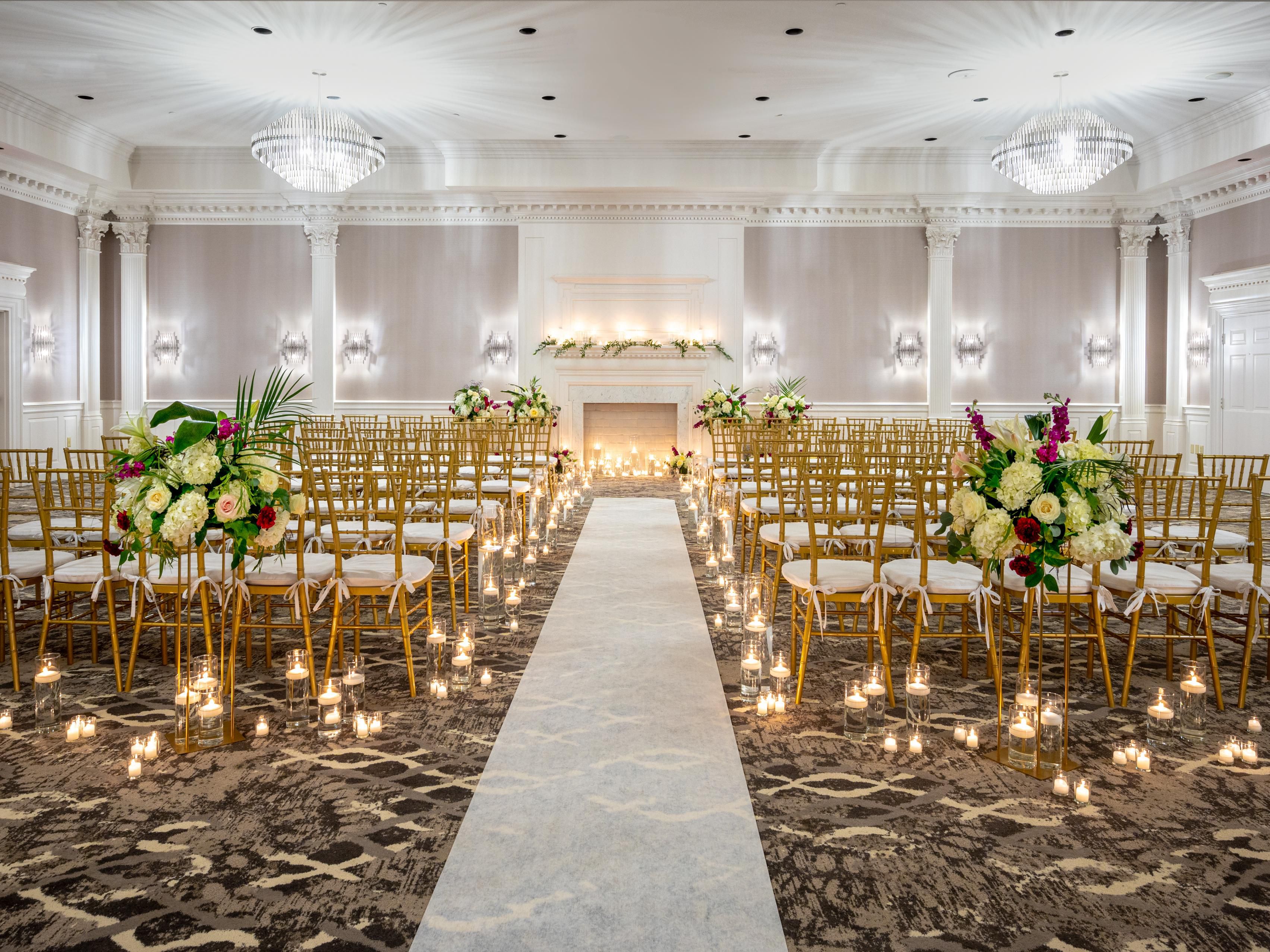 Fall in love all over again at The Desmond. Host your dream wedding in the unique atmosphere of our modern three ballrooms and our two beautiful indoor courtyards. Whether it is an intimate event for 30, or a reception for 200, our award-winning staff and service will help you to create a custom event that reflects you as a couple. 