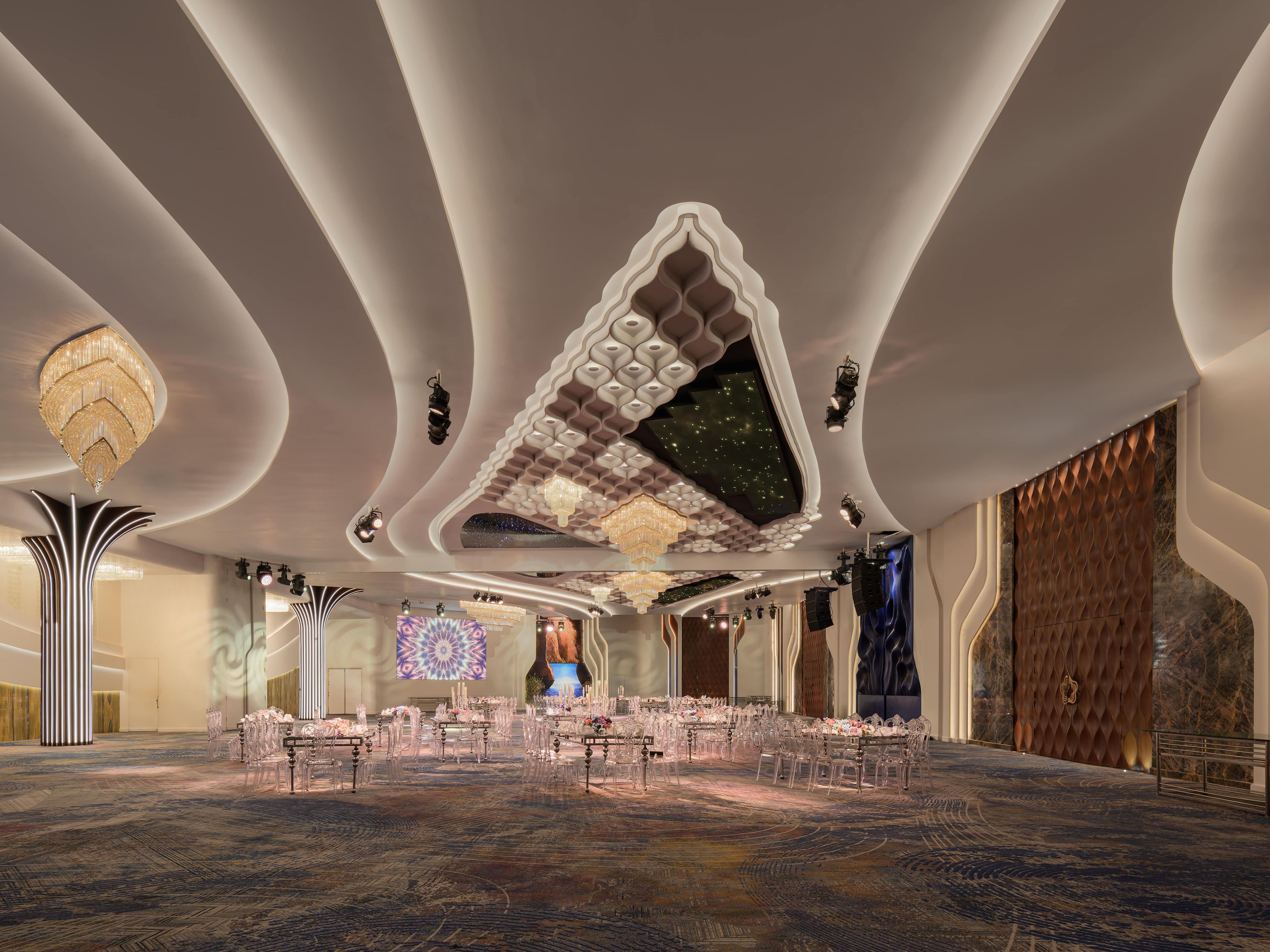 Host impactful events in the heart of Alexandria at Crowne Plaza Alexandria Mirage. From the Grand Mirage Ballroom to versatile spaces like Flute, Piano, The Curve, and Vibe, and a dedicated conference centre for smart meetings, our venues offer tailored layouts, advanced technology, and expert support for every occasion.