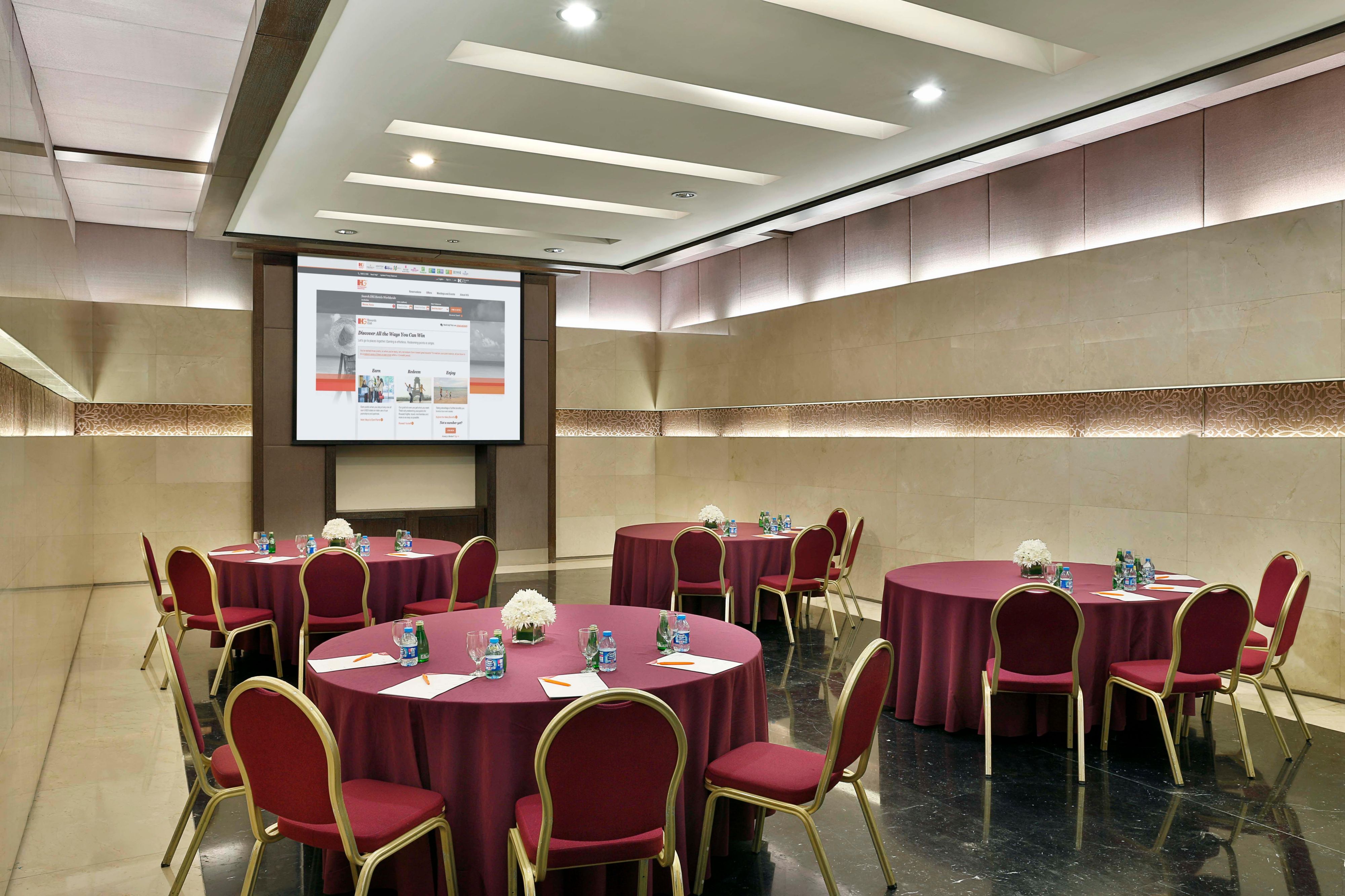 Al Hareth Meeting Room; pefectly hosting up to 48 delegates