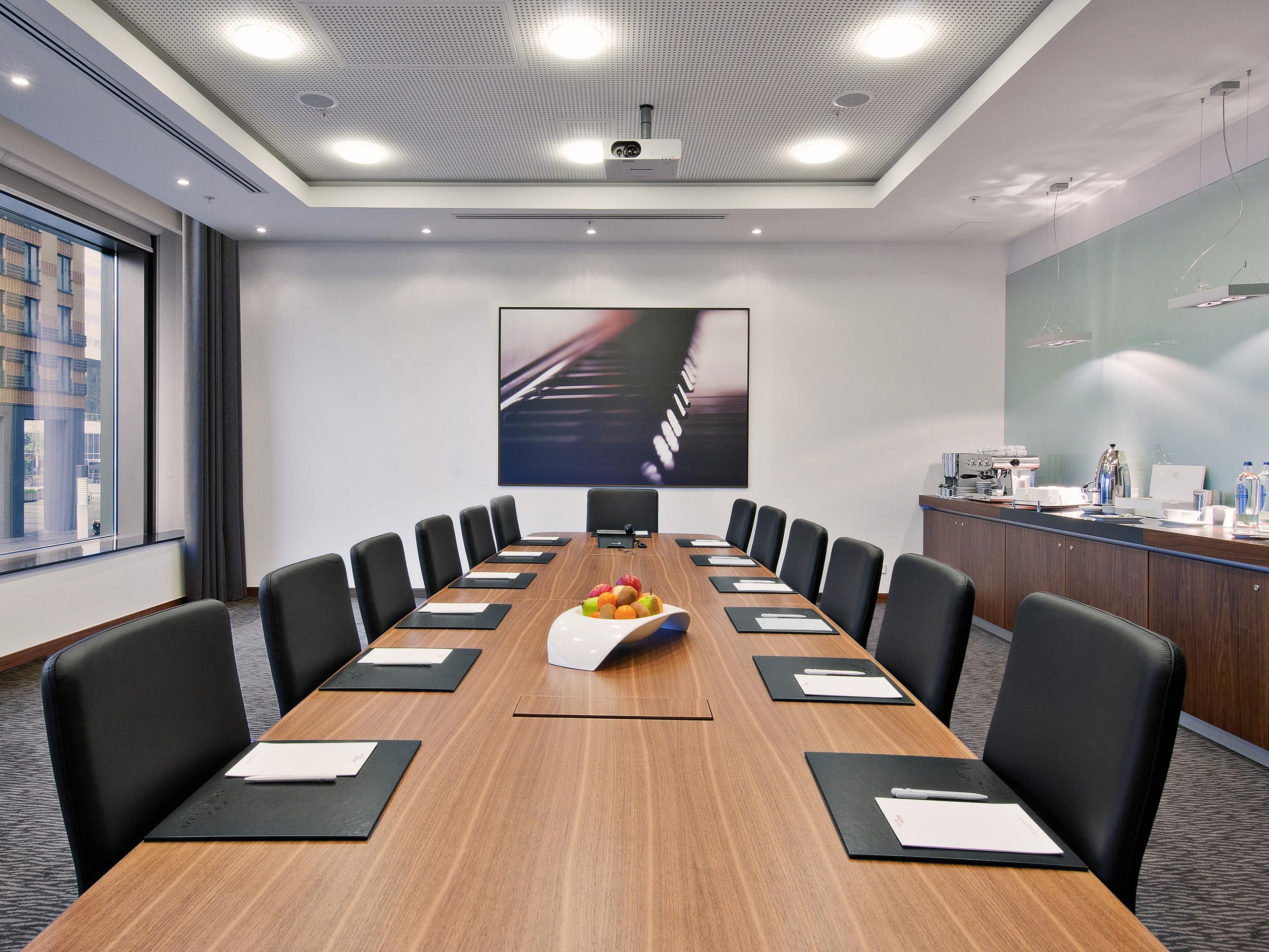 Our EASY Meetings package is perfect for your last minute meetings , up to 20 people. Designed with flexibility and value in mind, it’s the smart choice for companies in Amsterdam looking for a professional, hassle-free meeting experience. Click the link below to learn more.