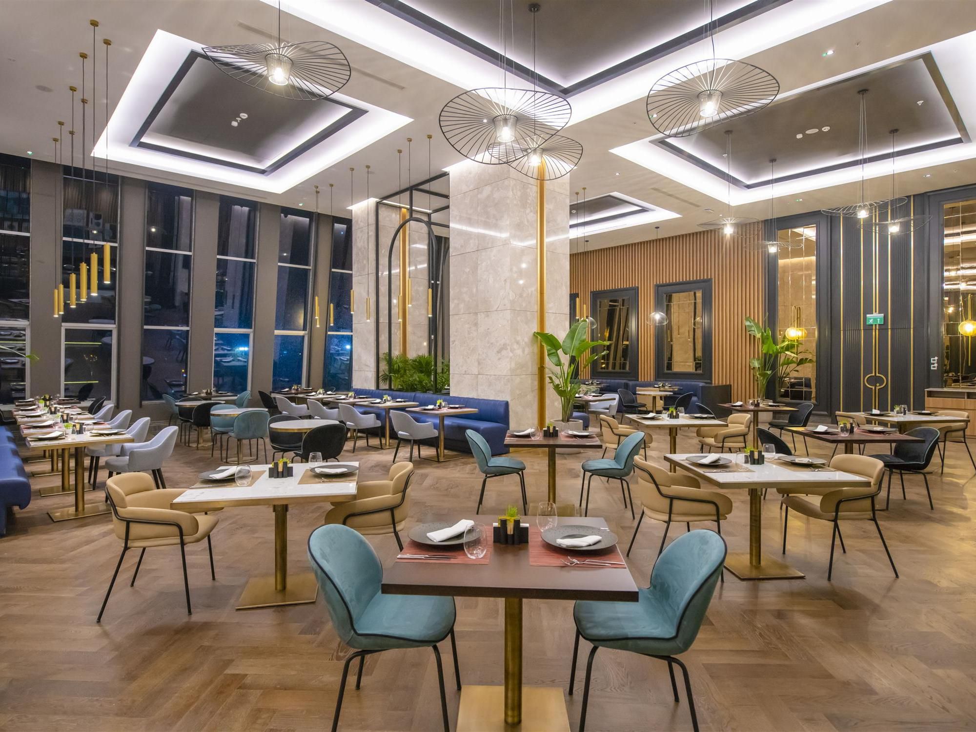 Experience delicious food in the elegant and stylish atmosphere of our restaurant. Add flavor to your valuable and enjoyable conversations.