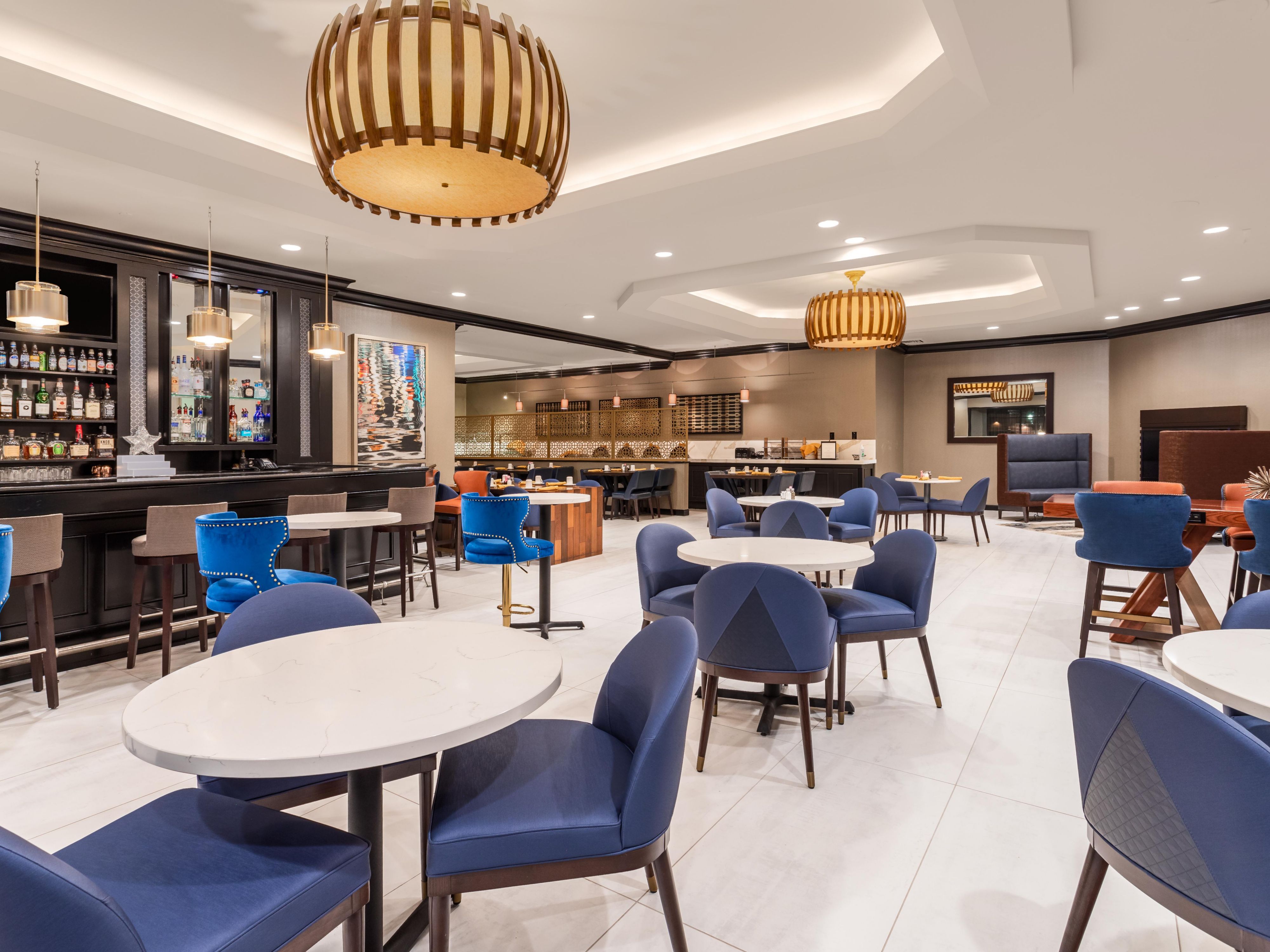 Great events start with great food. Our catering menus feature fresh, locally inspired options tailored to your event style. From casual coffee breaks to plated dinners, our culinary team makes every bite part of the experience.