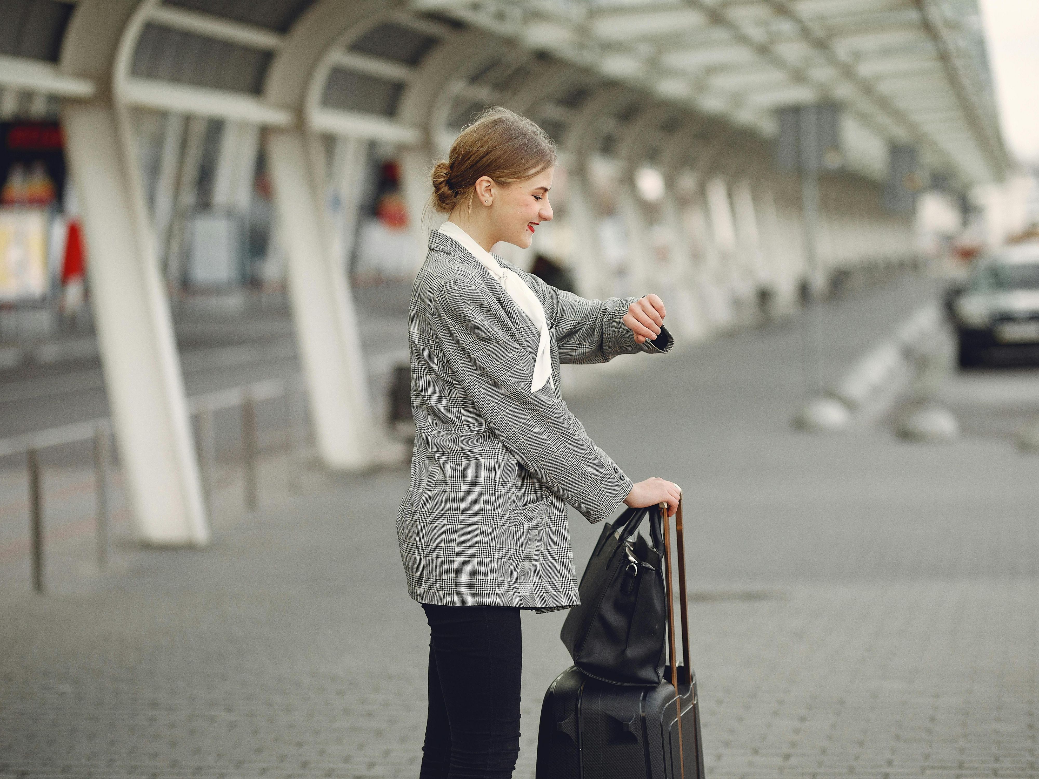 Every two hours, a direct shuttle is bookable from Crowne Plaza Antwerp to Brussels Airport and back.