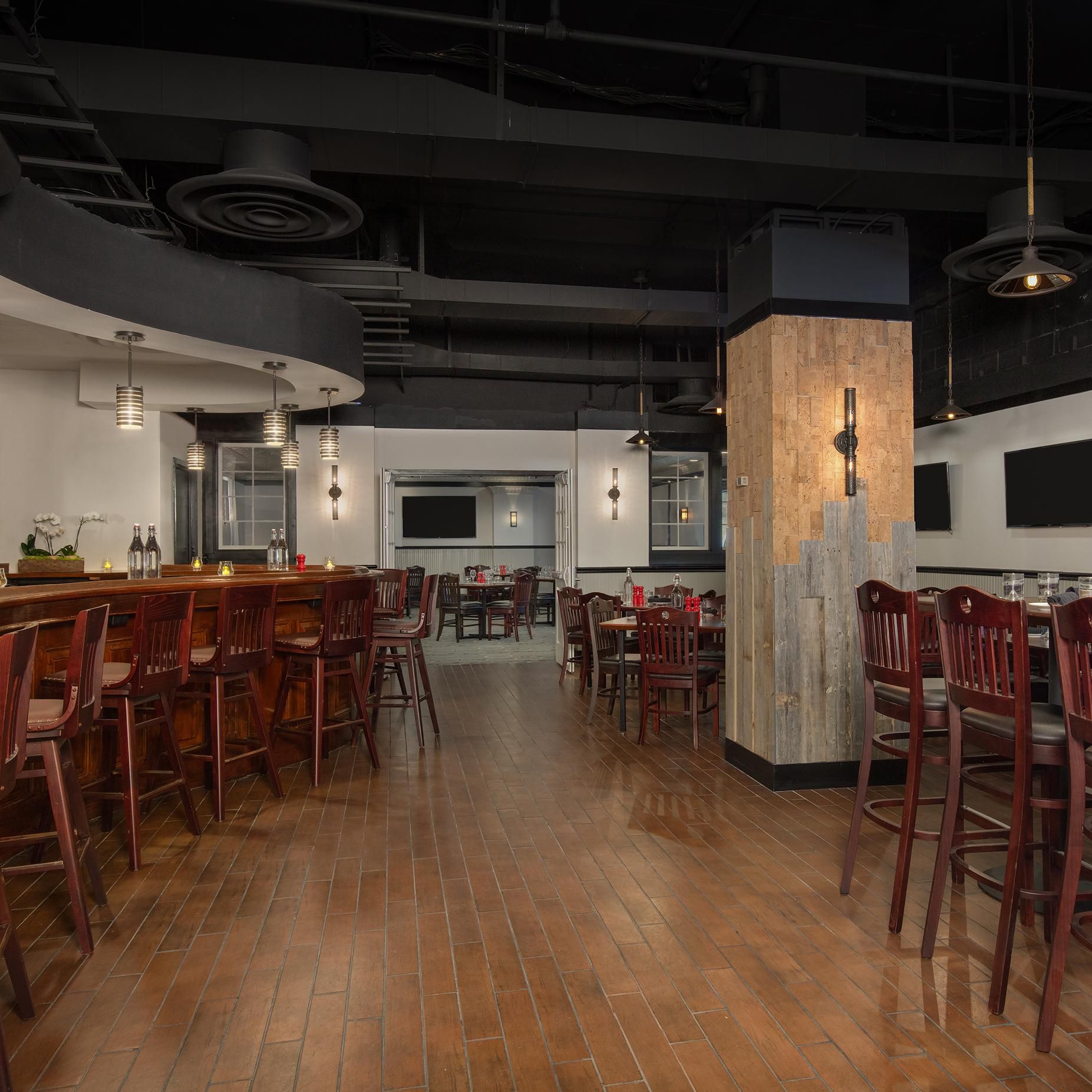 Potomac Social Tavern offers diners plenty of well-spaced seating.