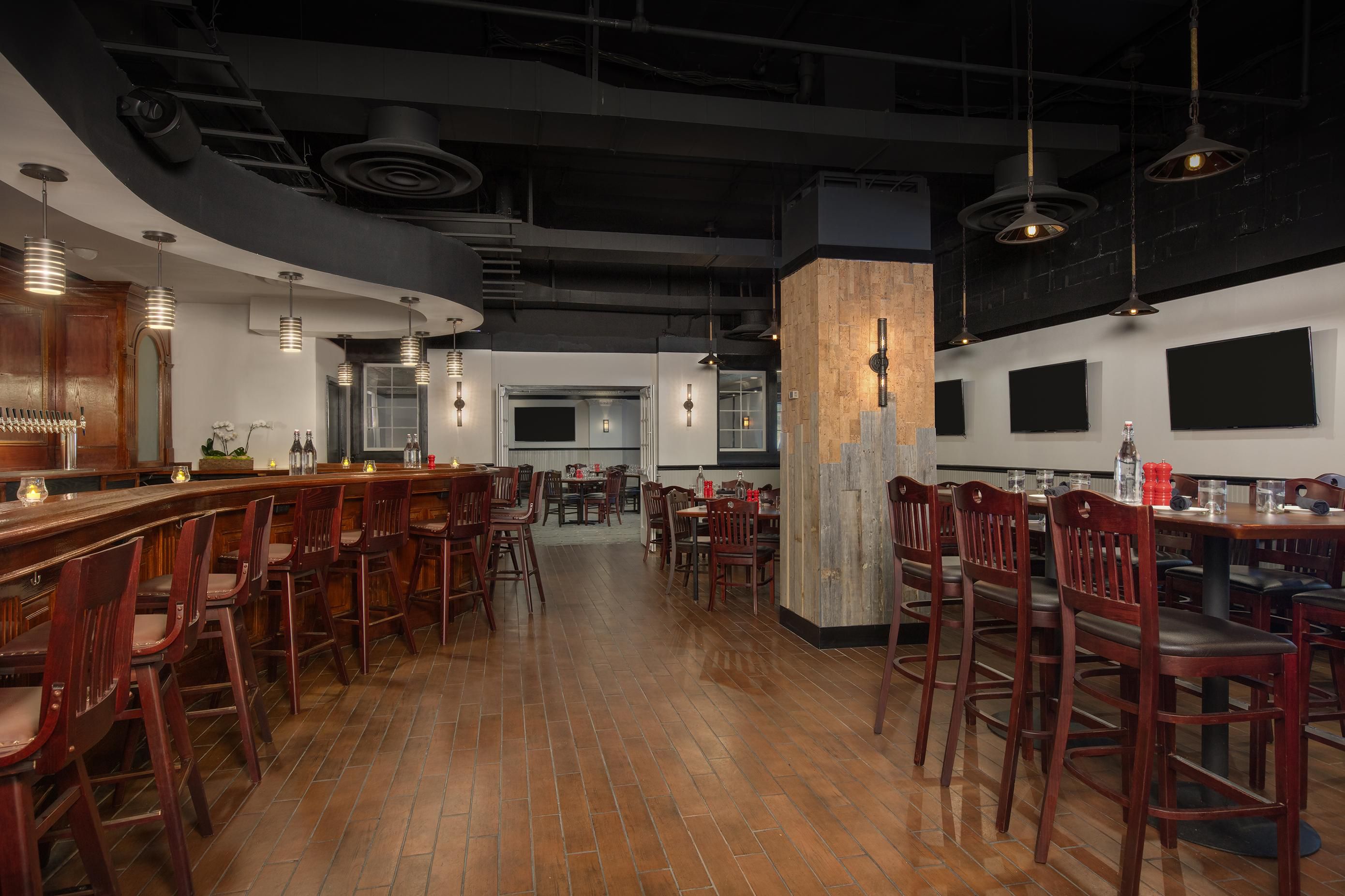 Potomac Social Tavern offers diners plenty of well-spaced seating.