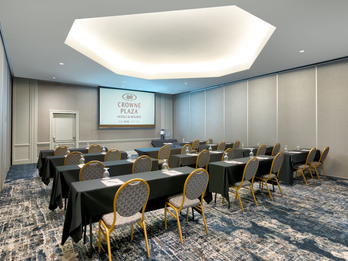 Our Arlington Meeting space provides flexible rooms for your needs