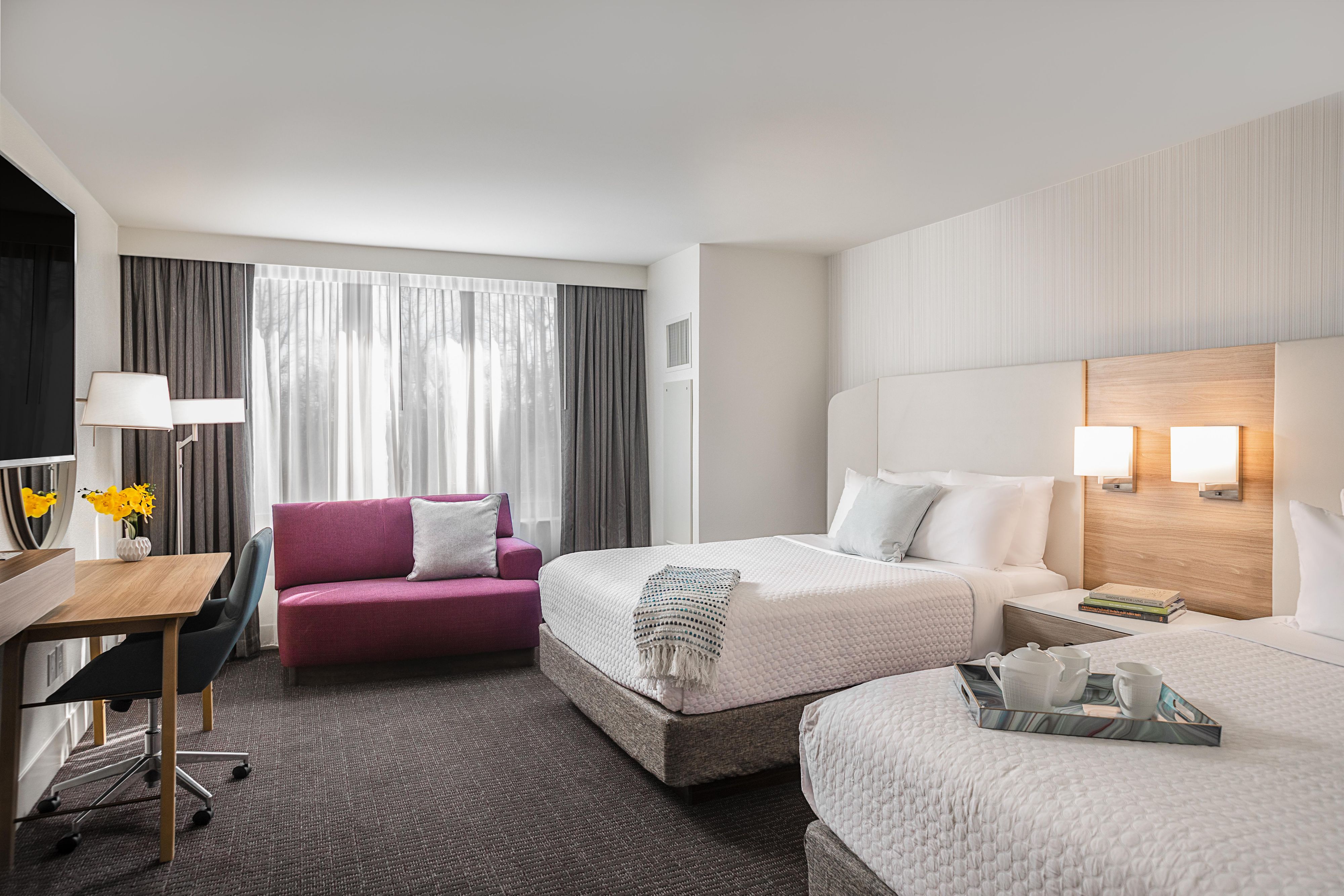 Relax in our double queen hotel rooms in Atlanta near Perimeter.