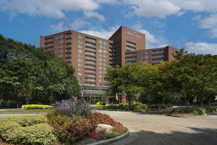 Welcome to the Crowne Plaza Atlanta Perimeter at Ravinia Hotel