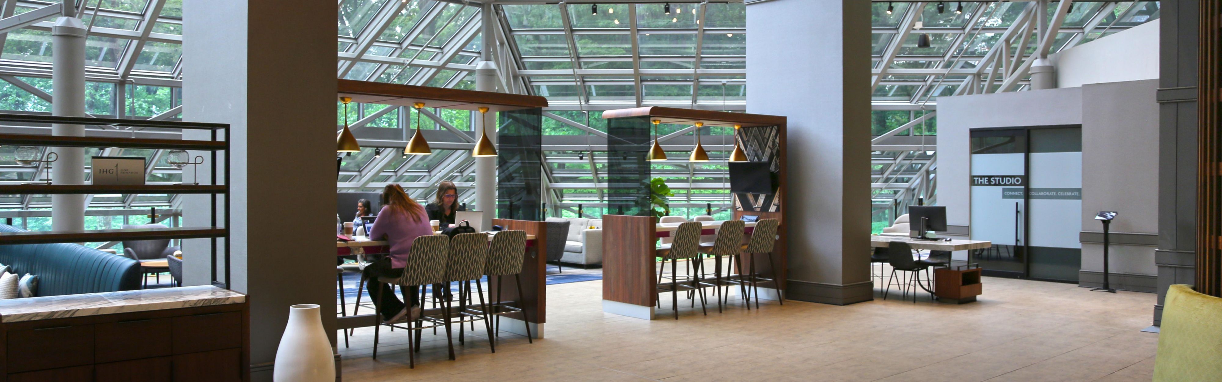 Atrium lobby at Crowne Plaza Atlanta Perimeter at Ravinia