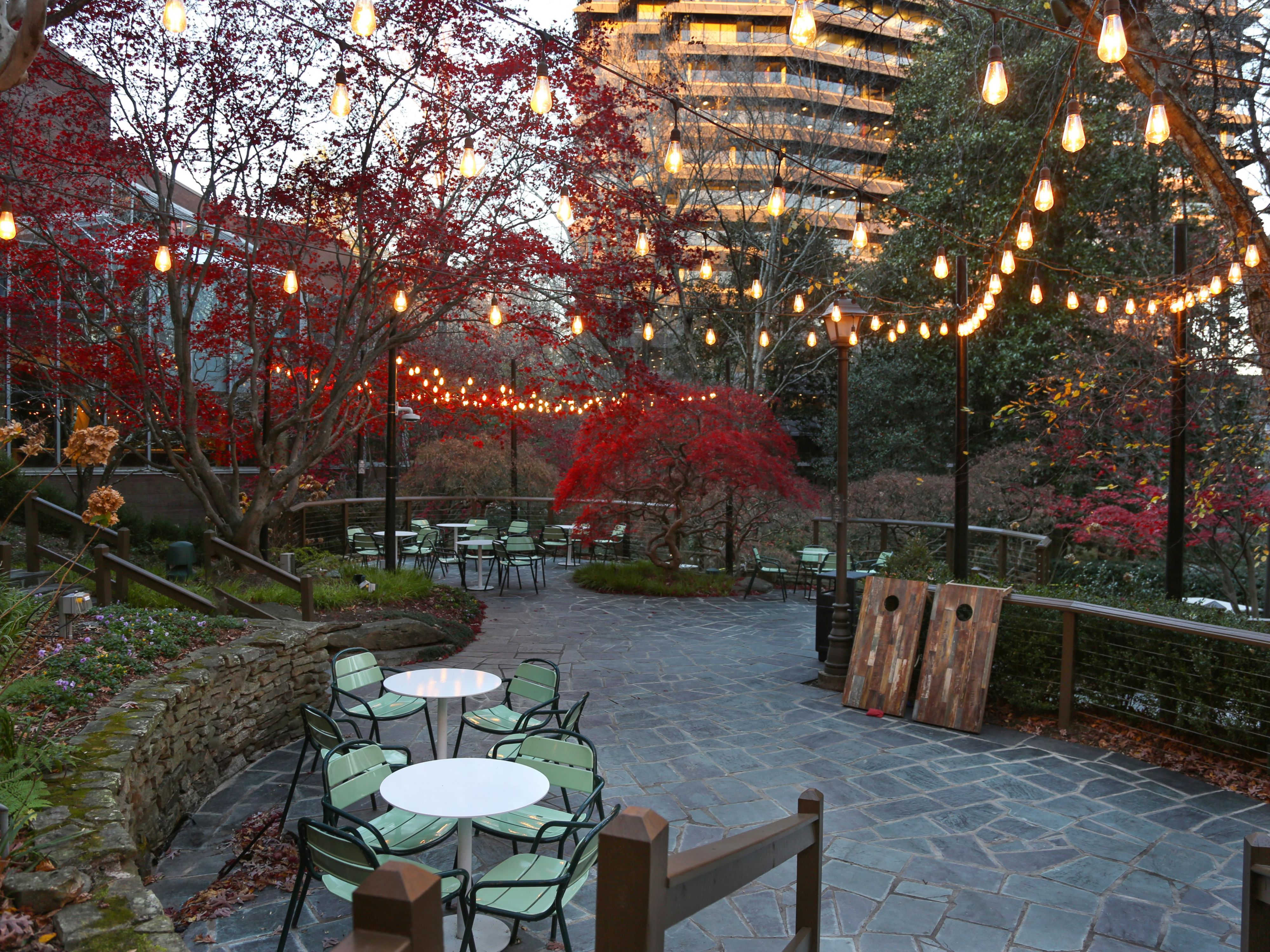 Escape to The Backyard at Parkwoods, our open-air retreat featuring serene walking trails, tranquil waterfalls, and cozy firepits. Seasonal outdoor dining and relaxed seating make it the perfect spot to recharge, host a casual meeting, or unwind after a busy day in the city.
