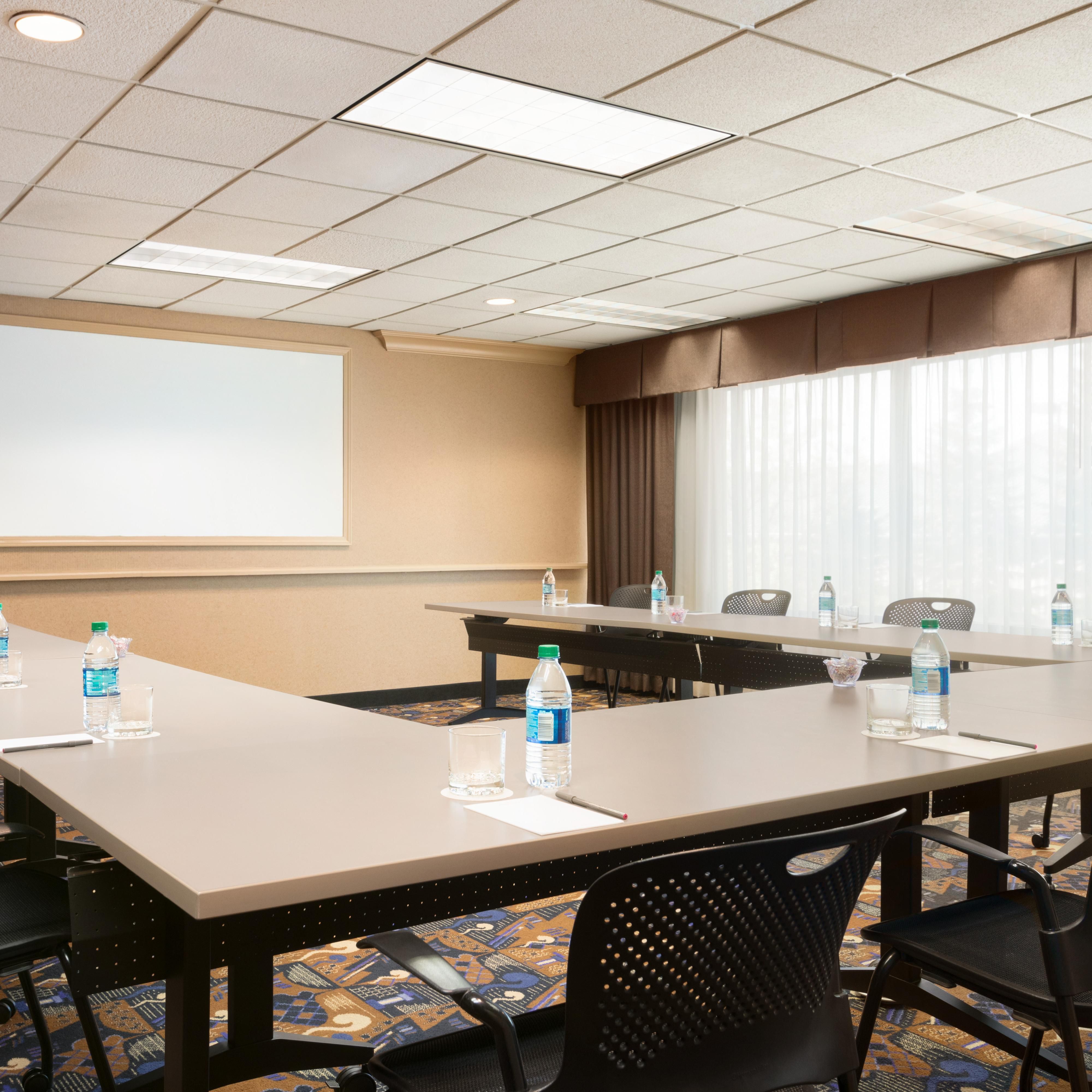 The Auburn E meeting room is flexible for all types of meetings.