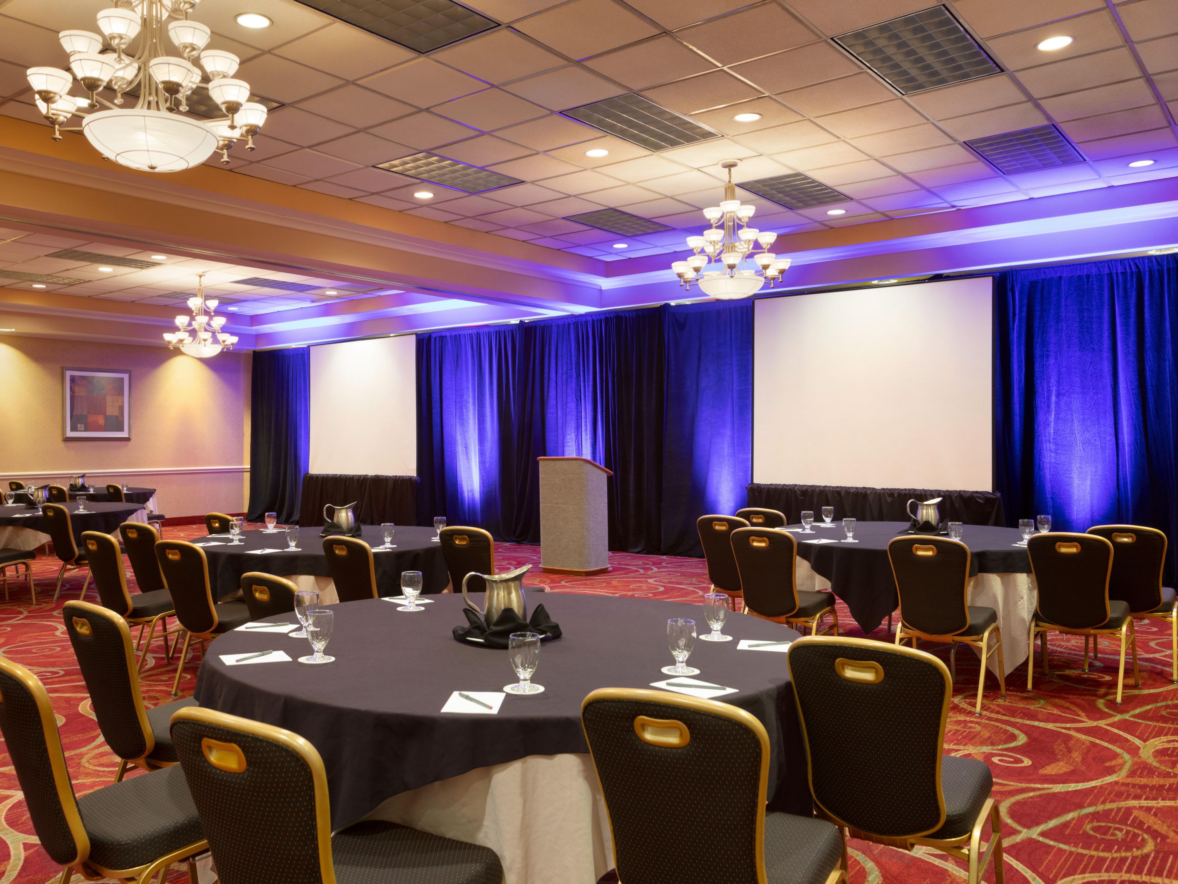 The Crowne Plaza® Auburn Hills features 5,000 square feet of stylish meeting space in Auburn Hills, minutes from downtown Detroit. Make your weddings, conferences, meetings, and gatherings a big success with seven venues, including an elegant ballroom, catering, audiovisual, and a skilled team of planning professionals. 