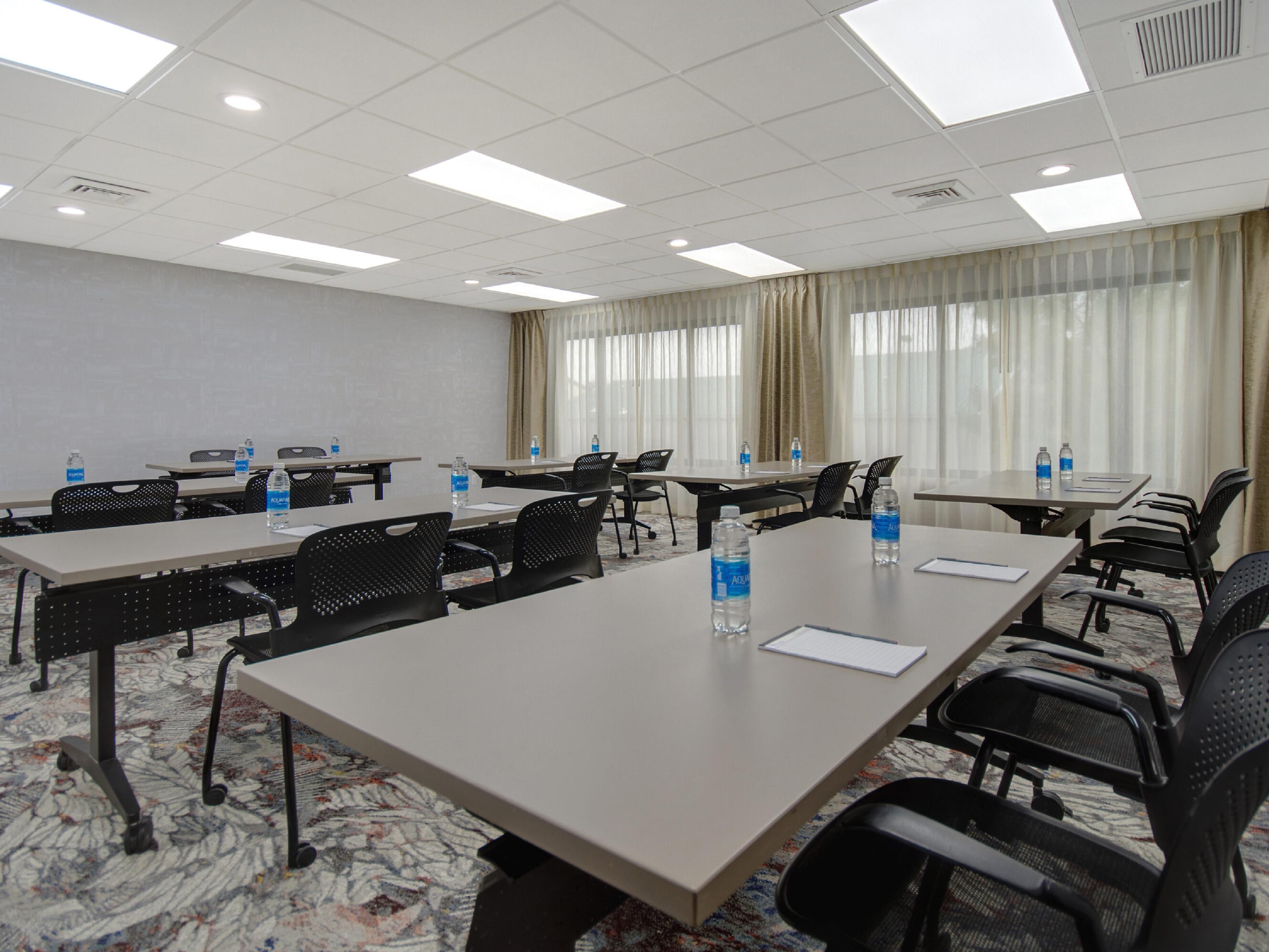 The Crowne Plaza® Auburn Hills features 5,000 square feet of stylish meeting space in Auburn Hills, minutes from downtown Detroit. Make your weddings, conferences, meetings, and gatherings a big success with seven venues, including an elegant ballroom, catering, audiovisual, and a skilled team of planning professionals. 