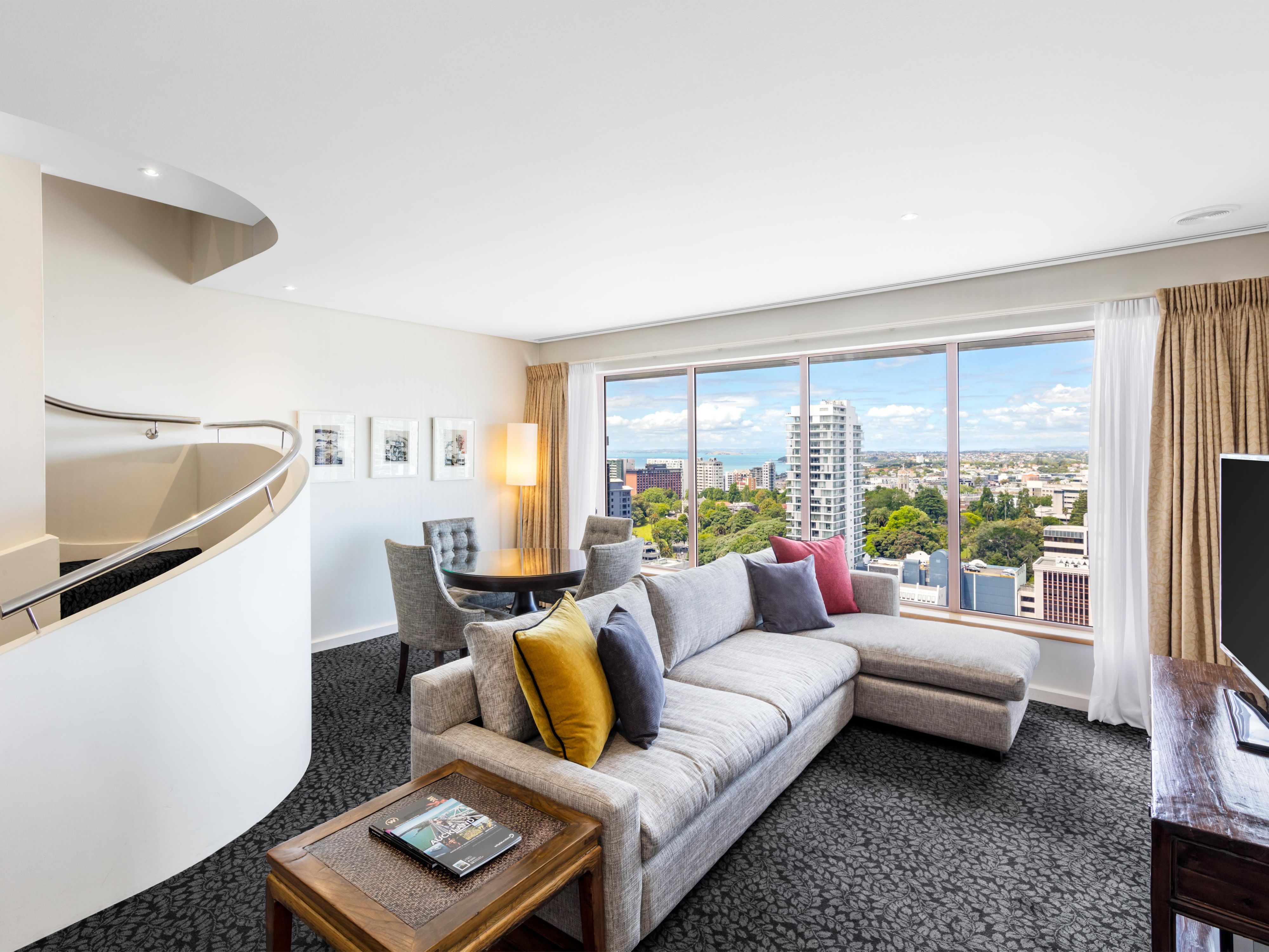 Relax and rejuvenate in Auckland's multi level apartment. Spread out in the two levels, enjoy the varied city and harbour views from the balcony. Relax in the spacious spa baths or unwind and indulge with evening beverages and canapés in the Executive Lounge.