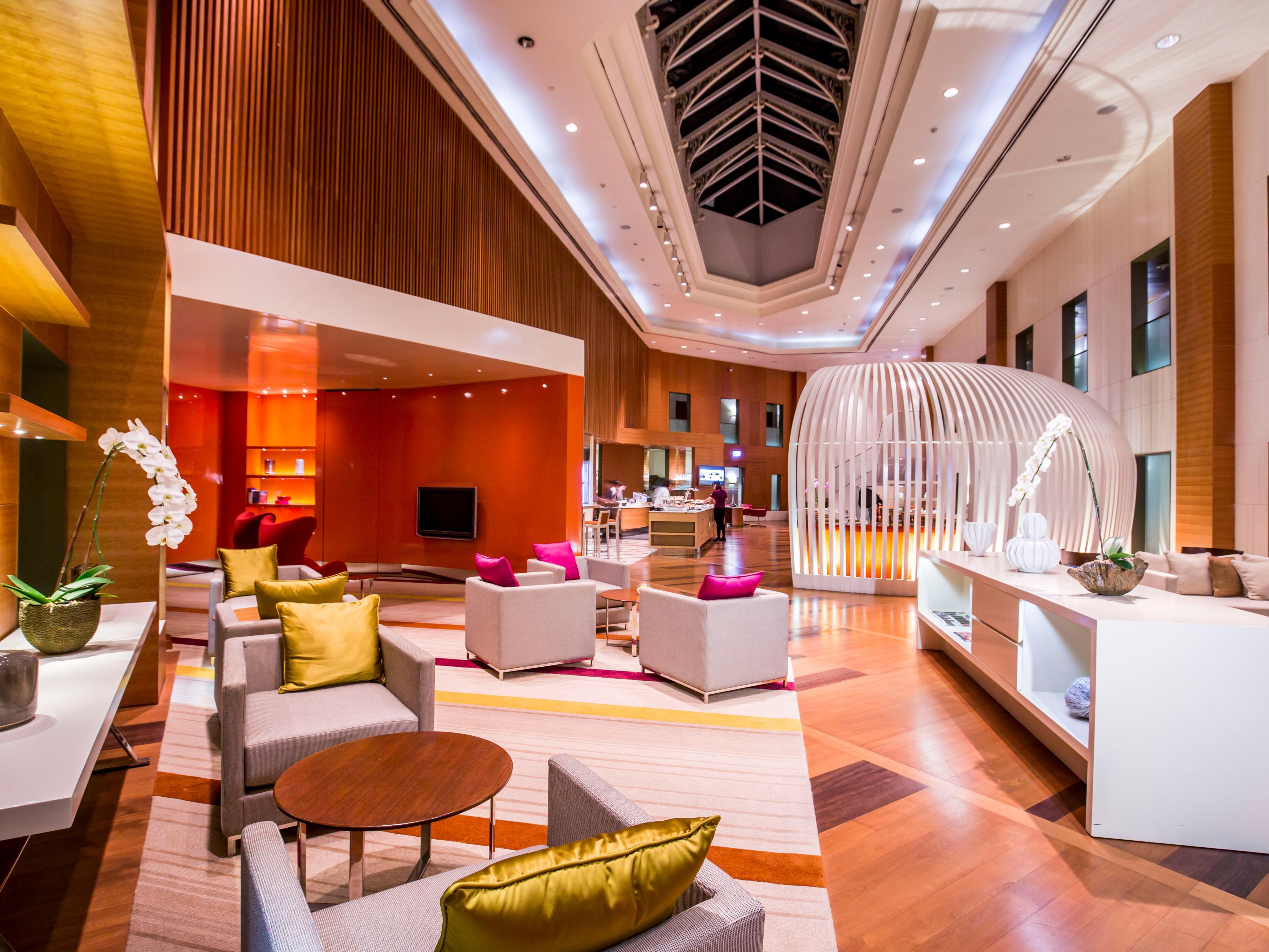 At Crowne Plaza Bangkok Lumpini Park, we provide a range of exclusive privileges that will make your stay completely worthwhile when you choose to stay in the Club rooms or upgrade your stay to include club Lounge benefits.