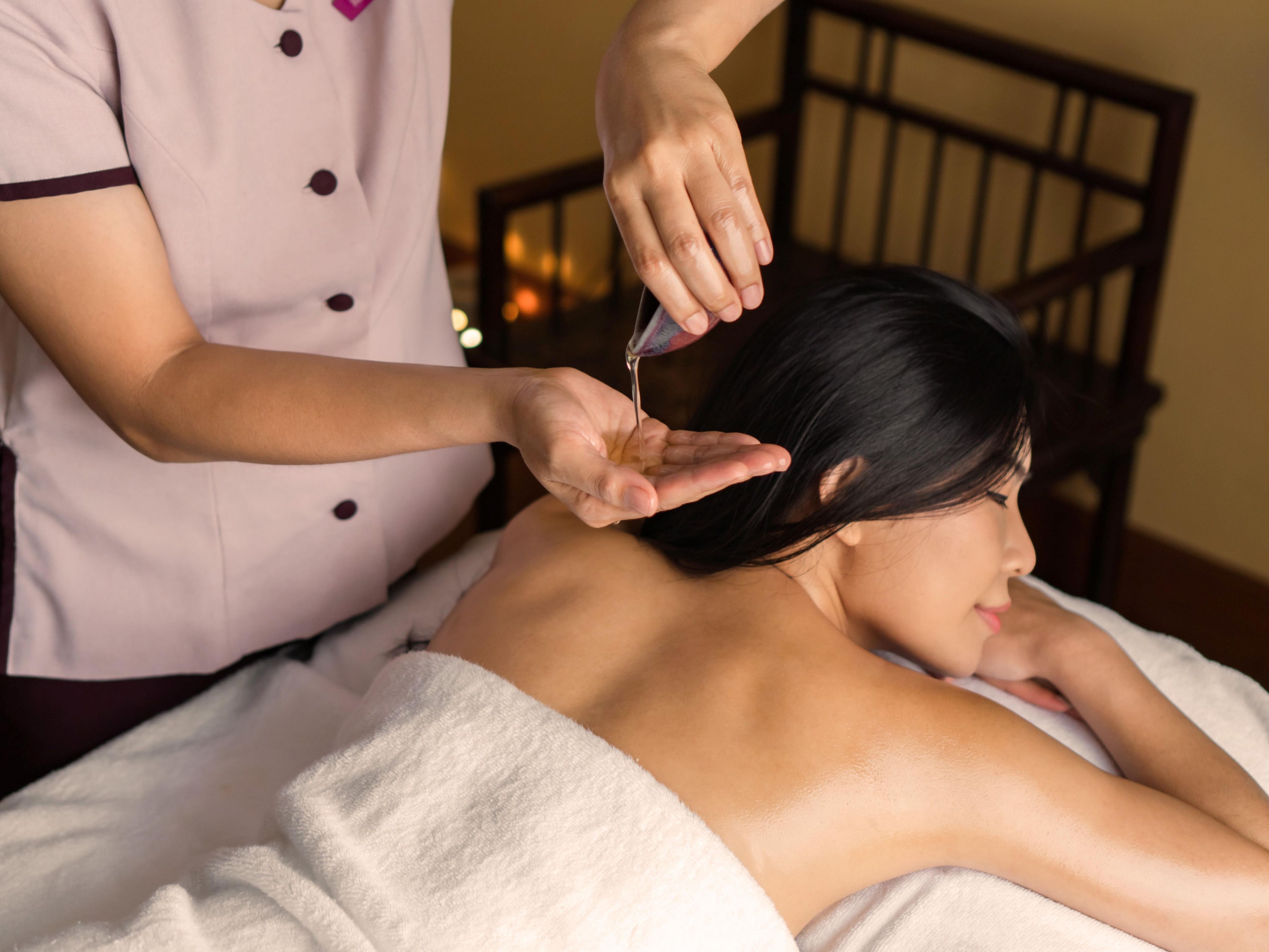 Indulge in a serene escape at our spa centre, where our skilled therapists provide renowned massage and beauty treatments. Relax in private treatment rooms or unwind in the sauna, designed to rejuvenate your body and soul.

Health Club Centre, Level 24, Crowne Plaza Bangkok Lumpini Park