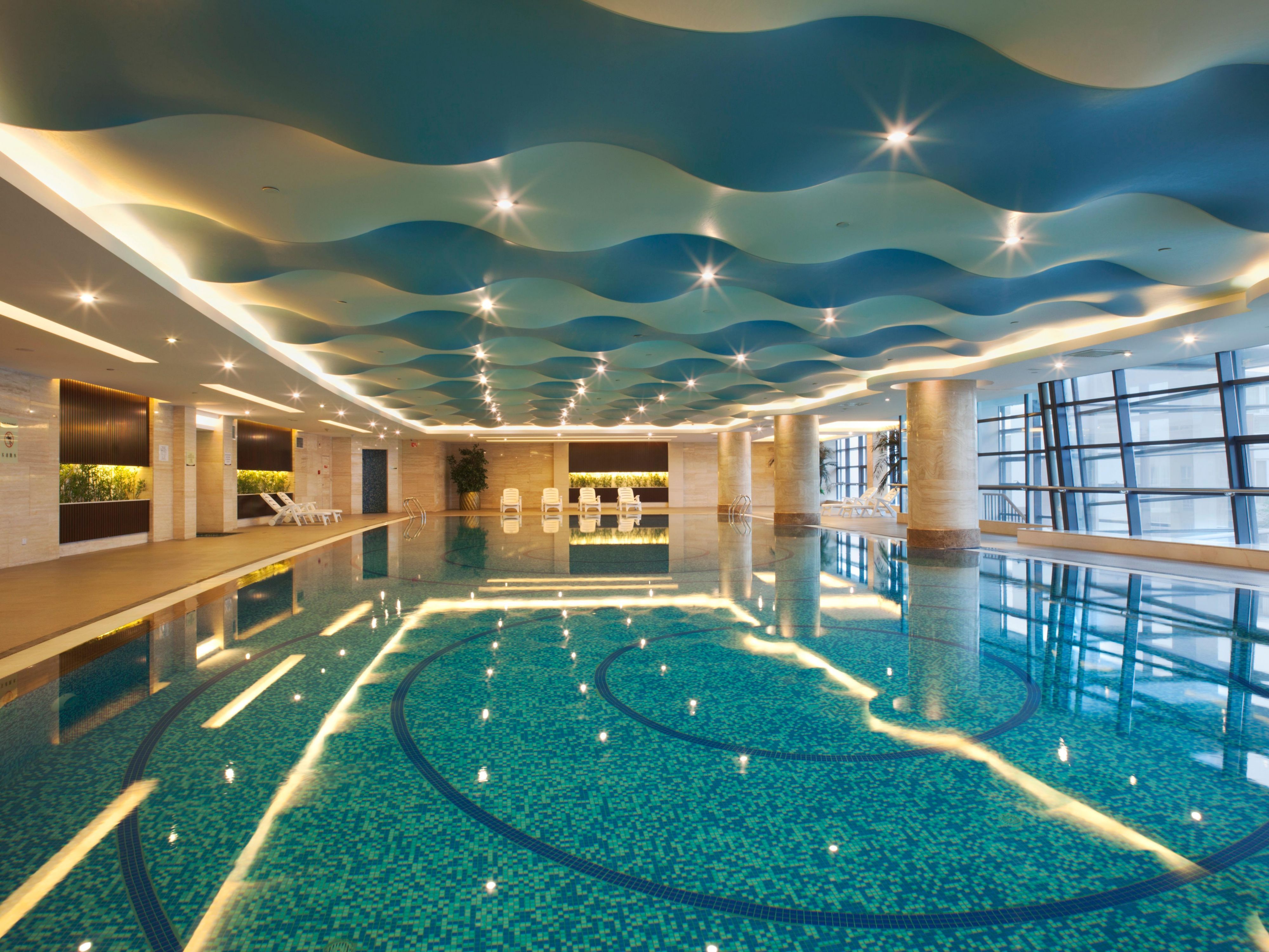 Crowne Plaza International Airport Hotel - Image4