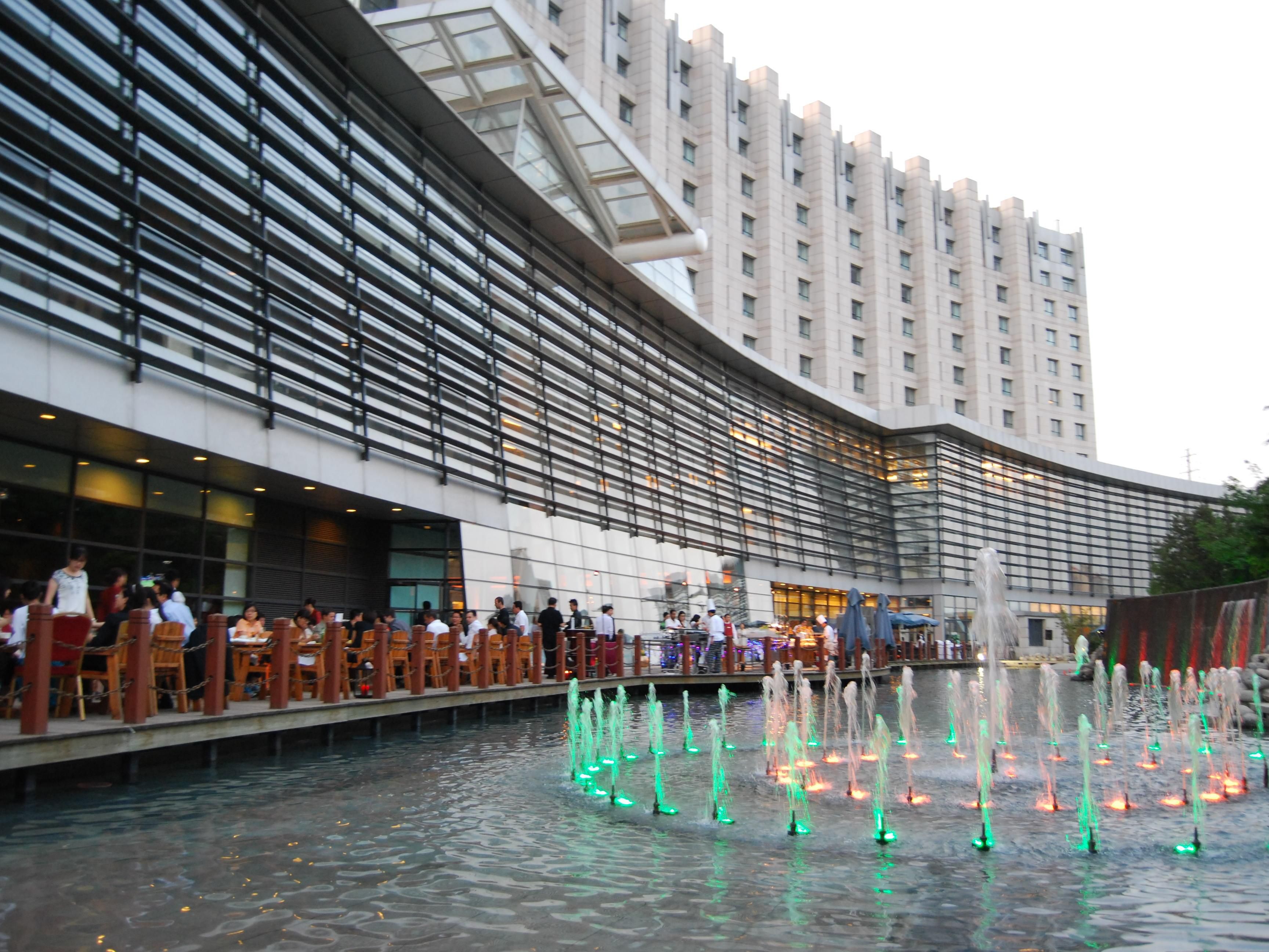 Crowne Plaza International Airport Hotel - Image1