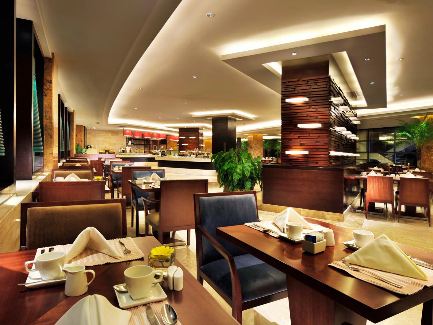 Crowne Plaza International Airport Hotel - Image2
