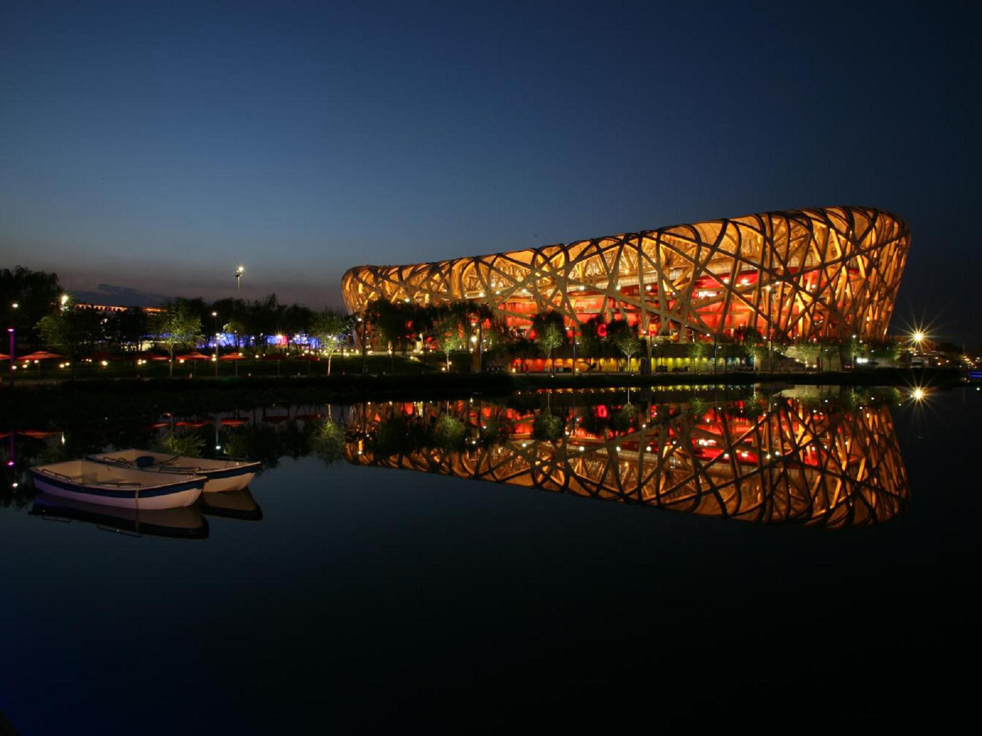 Birds nest china. Национальный стадион (Пекин). Птичье гнездо Пекин. Стадион Птичье гнездо в Пекине. Стадион Ласточкино гнездо в Пекине.