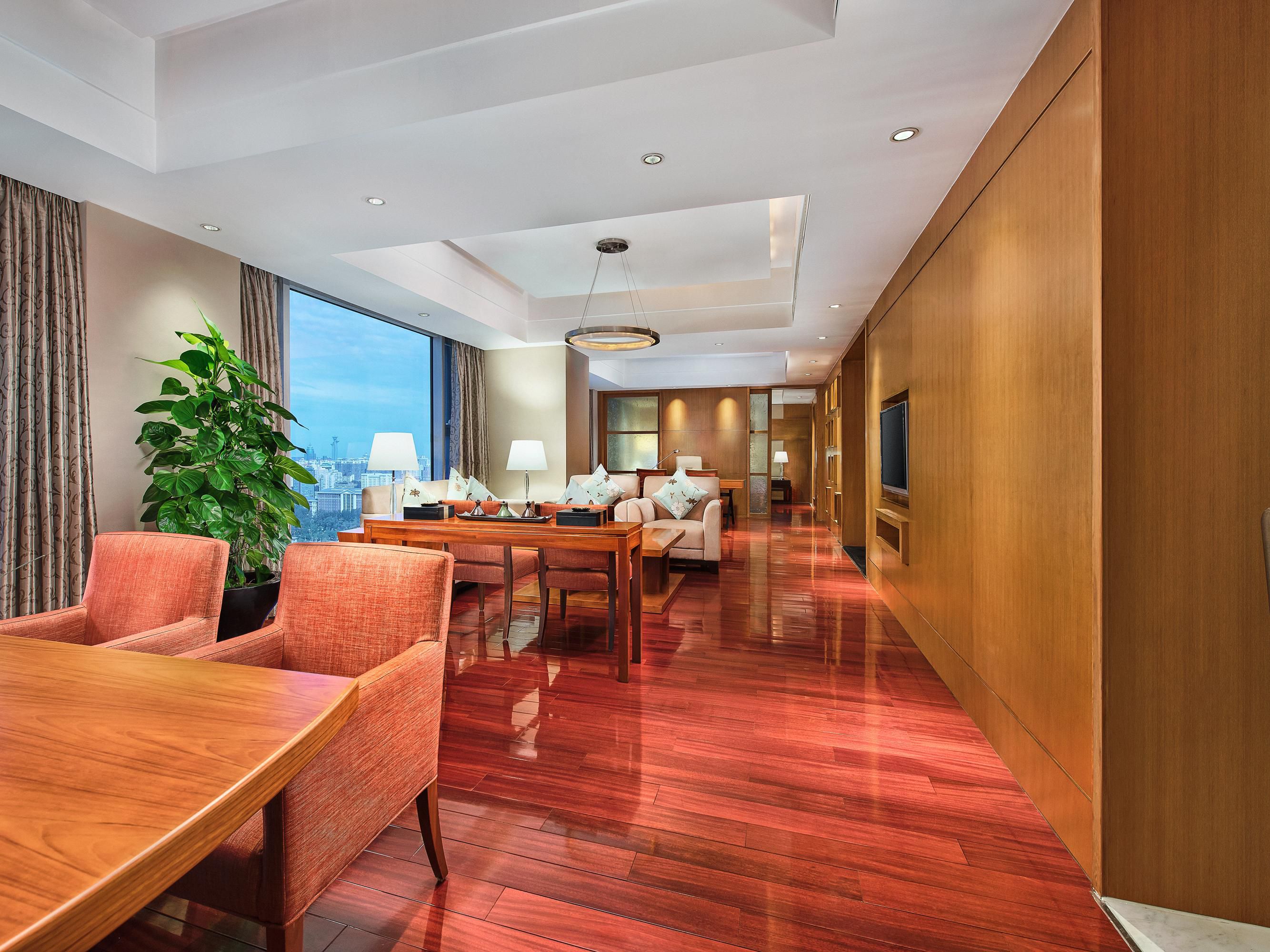 单卧套房 大床 含客厅 餐厅 厨房 会议区 行政礼遇