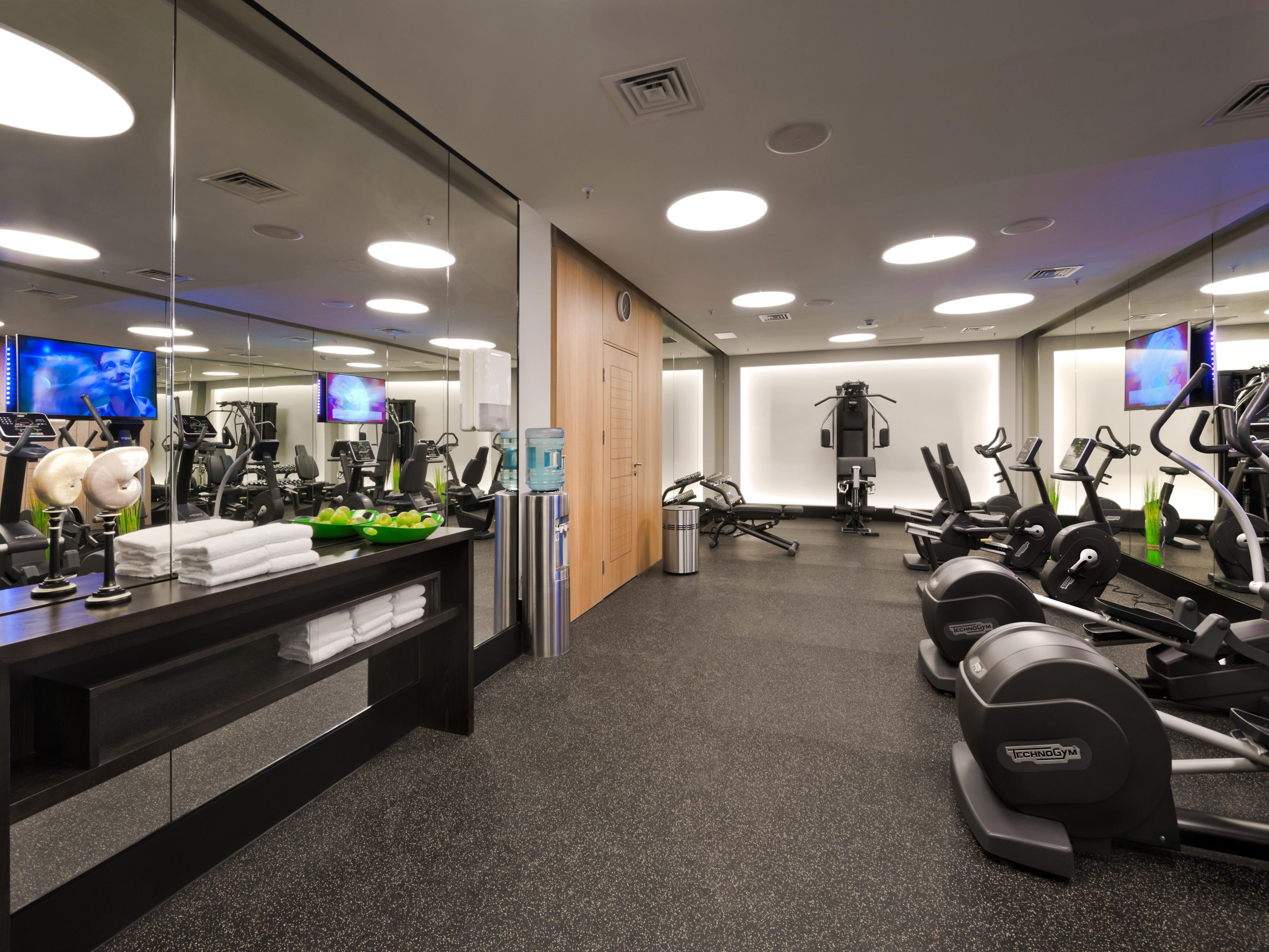 Unwind after an eventful day in our spa and relax in the sauna or steam bath. The 24-hour Fitness Center includes free weights, bikes and running machines. Check family opening hours at reception.