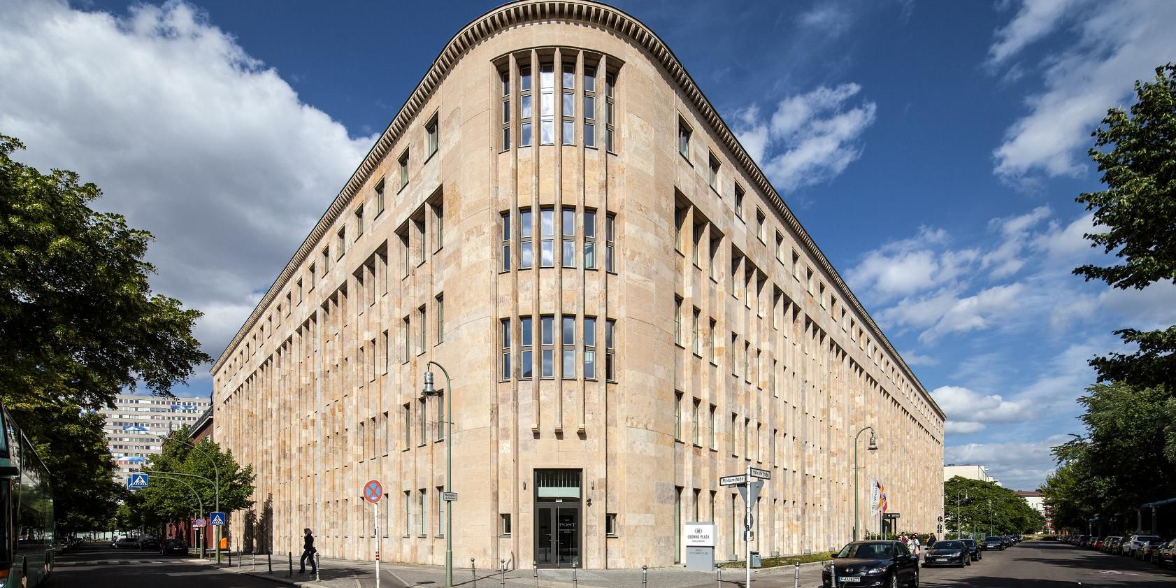 $hotelInfo.media자세히 알아보기