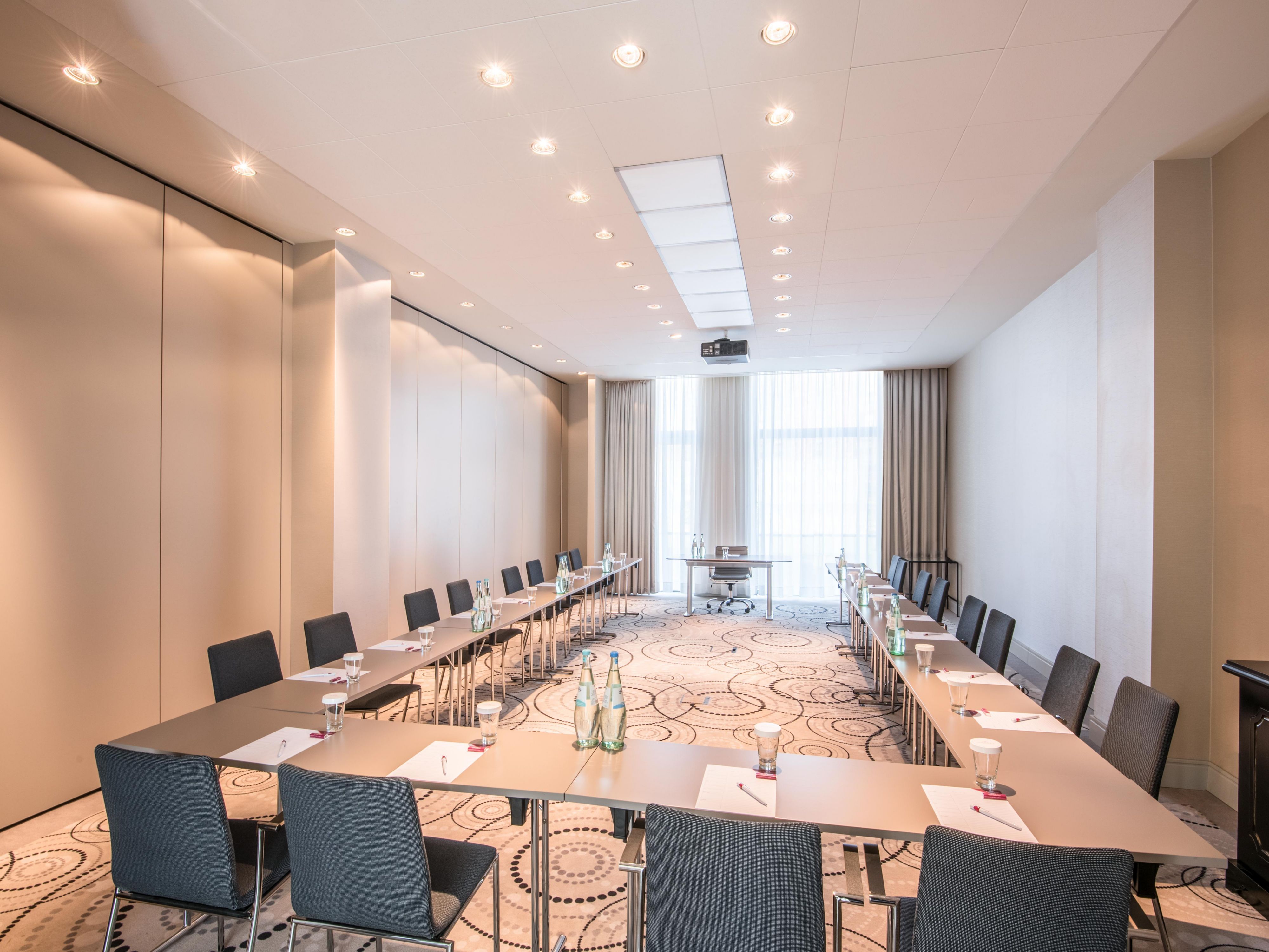 Our eight versatile function spaces feature the latest audiovisual technology and cater for everything from small meetings to large-scale receptions for up to 250 guests. Our Crowne Plaza Meetings Director can handle all your event details.