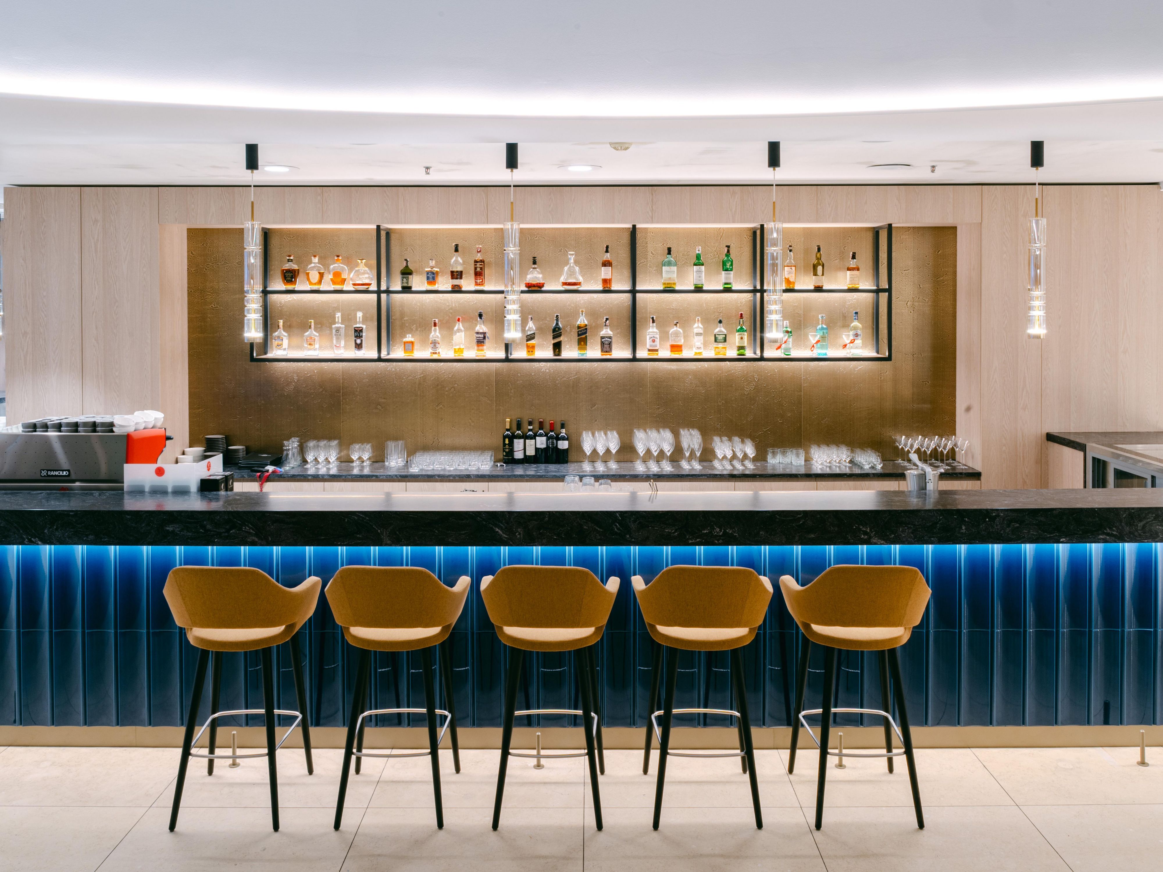 Discover the newly renovated public spaces at Crowne Plaza Bratislava! Enjoy a refreshed lobby, reception, Plaza Bar, and Fresh! restaurant, designed for comfort and elegance. Experience modern style in the heart of the city—whether you’re here to relax, work, or dine. Visit us and feel the difference!