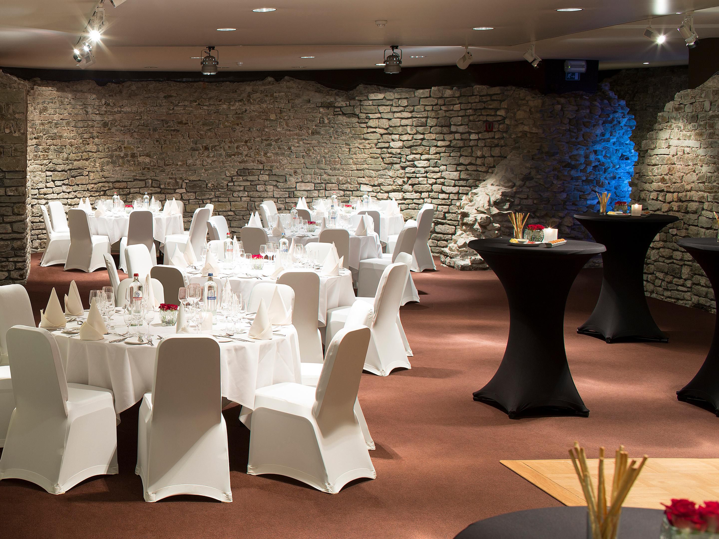 Located in our hotel, the medieval church Sint-Donaas offers a unique venue for corporate events & dinners. Whether it's a business meeting, corporate dinner or gala event, our historic setting provides a distinctive ambiance - up to150 guests - and offer tailored catering options. Create a memorable event in the heart of Bruges.