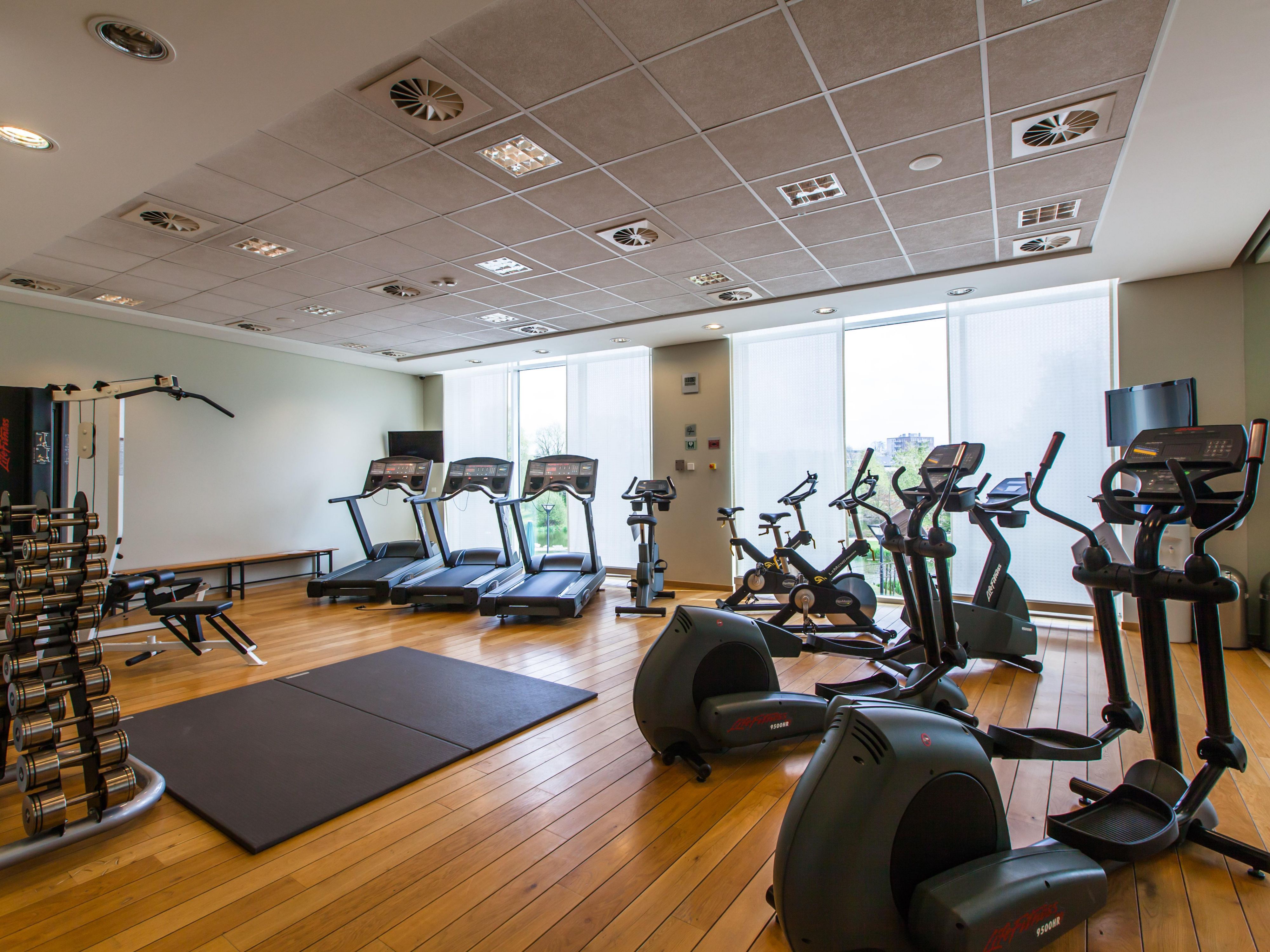 Rejuvenate body and mind at our Health & Leisure Center on the ground floor. Our 24-hour fitness centre features a treadmill, stationary bikes, ellipticals, multi-station training equipment, free weights, and a jogging track. After a workout, relax in our women’s and men’s saunas and steam rooms.