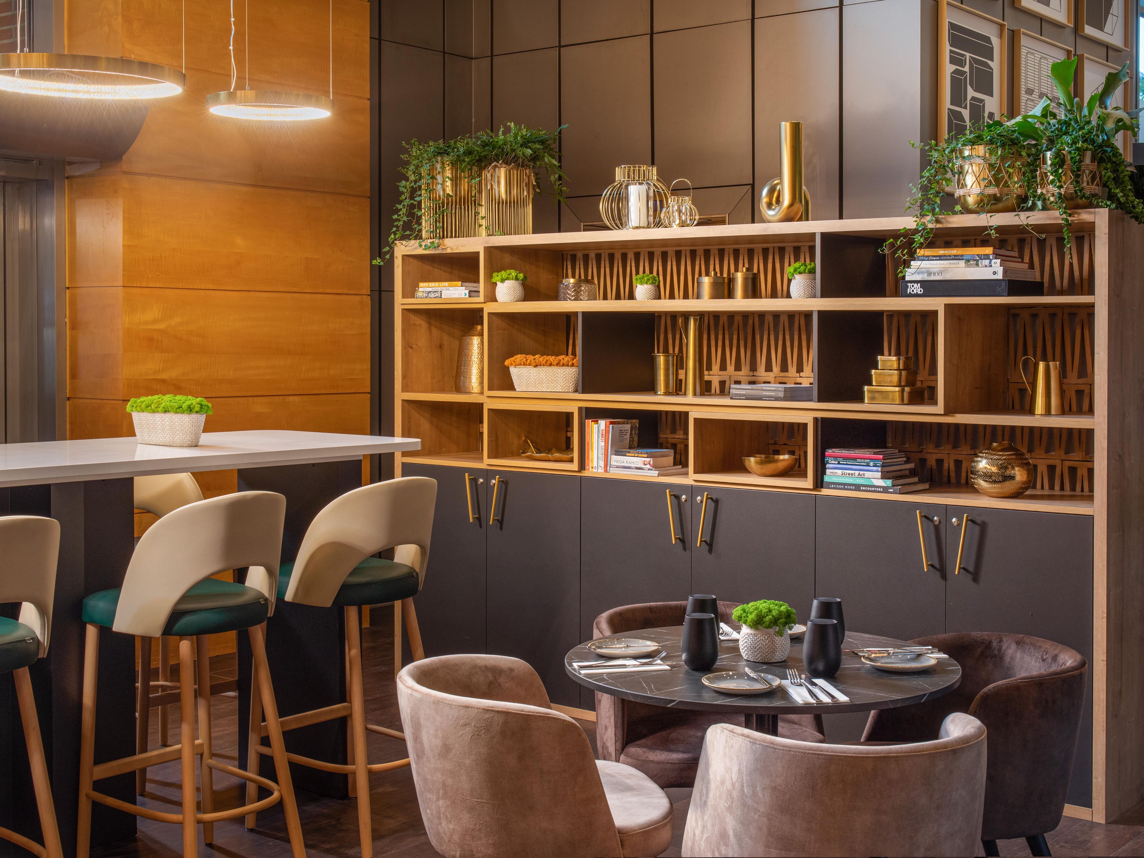 Axis Café & Lounge provides a crafted food & beverage experience inspired by traditional Hungarian food & drinks, leaning heavily on locally sourced dishes. Our cuisine reflects a passionate commitment to the local suppliers and freshest ingredients whenever possible. Come and taste our all-day dining experience!

