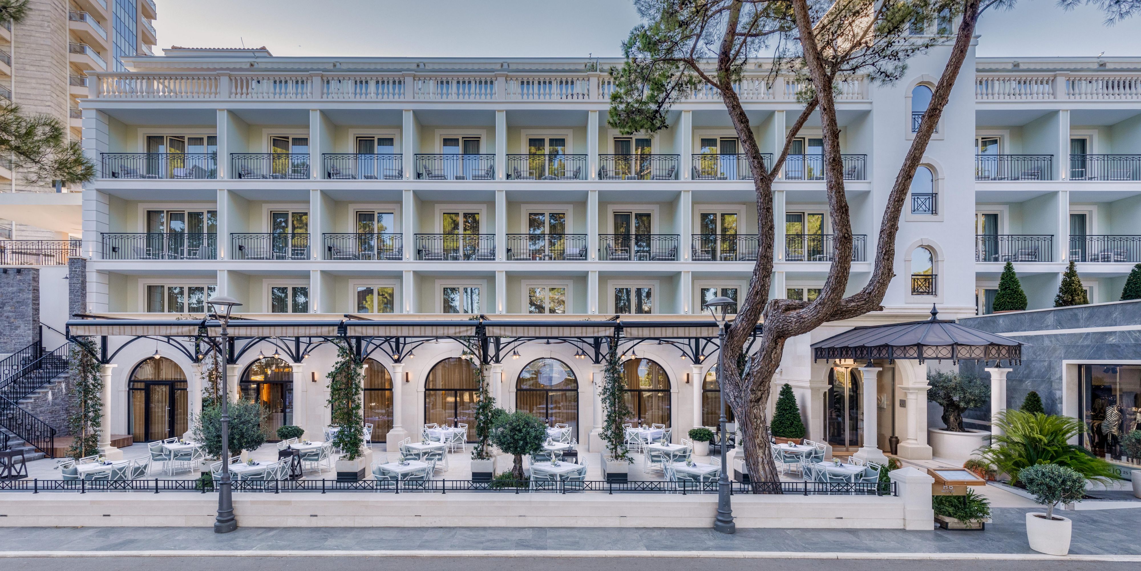 $hotelInfo.mediaDetails.welcomePhotos.primaryPhoto.caption}