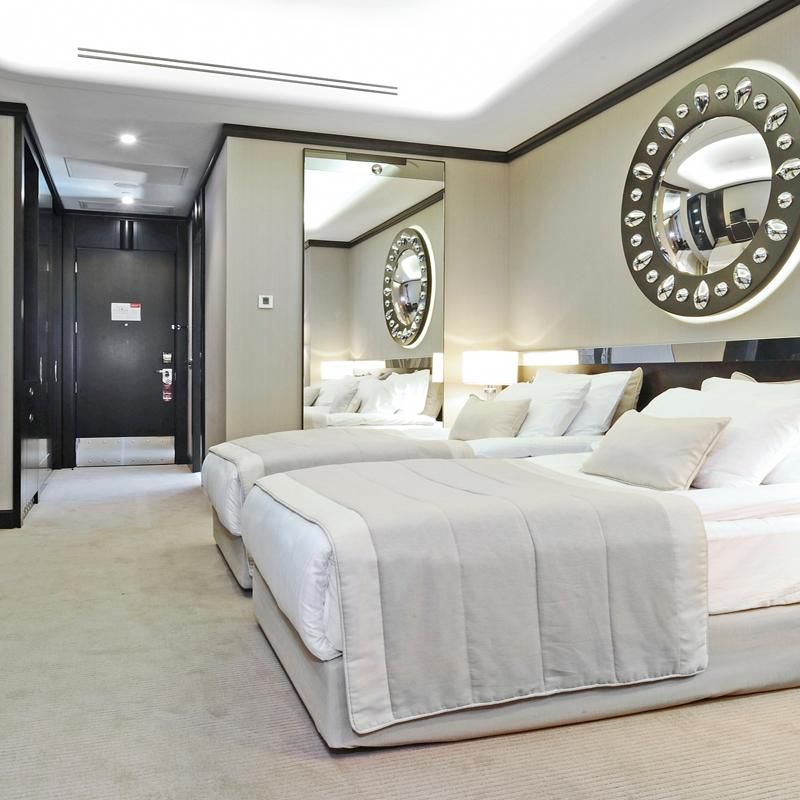 Chambre avec lit double