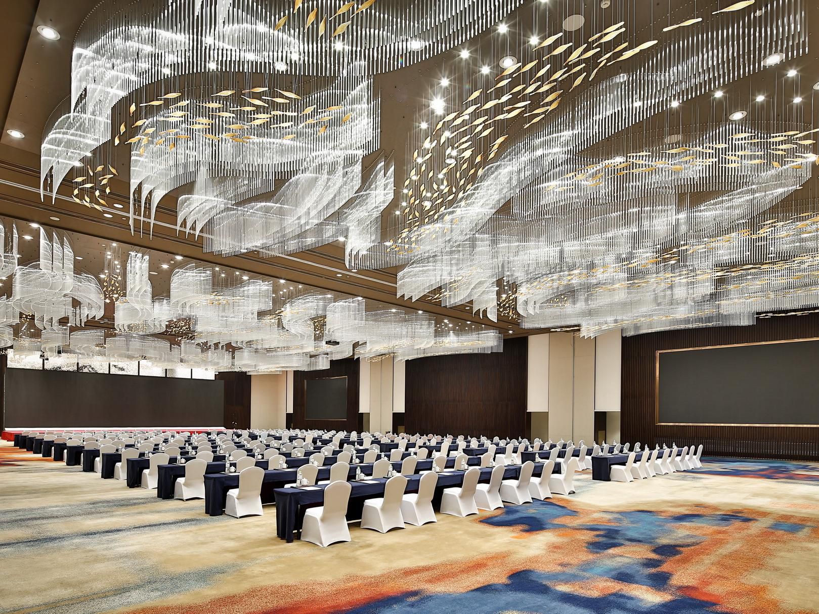 Business Hotel in Chengdu Near City Attractions | 成都温江皇冠假日酒店