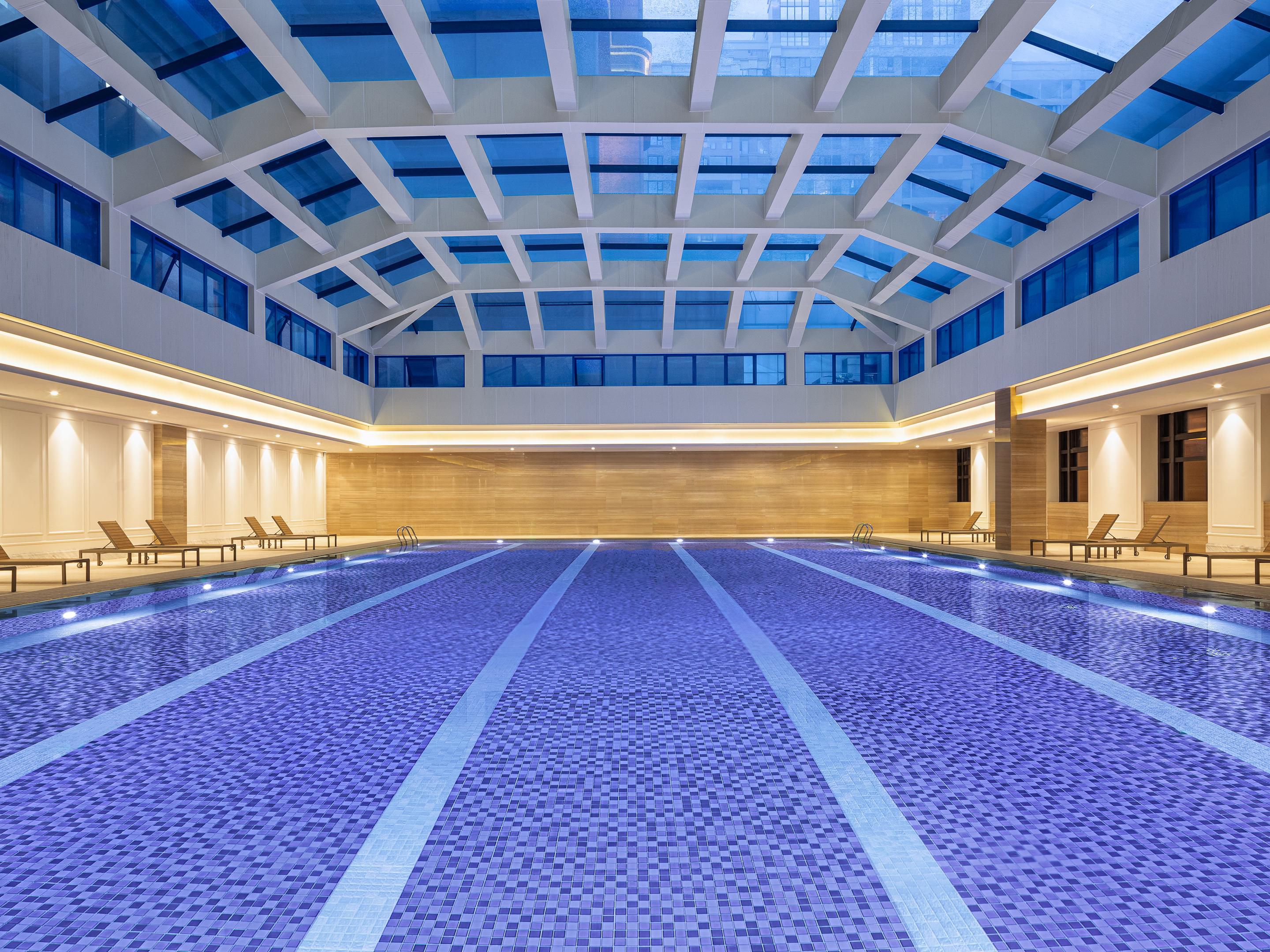 5F The hotel's indoor heated swimming pool is ready to welcome you for a refreshing dip in the blue waves.