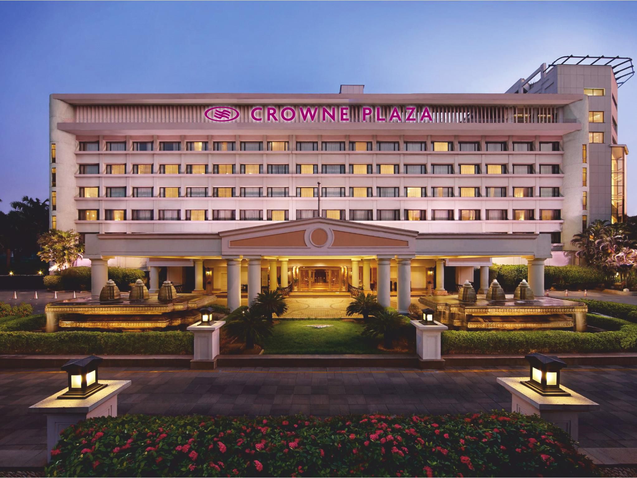 Crowne Plaza Chennai Adyar Park Hotel Exterior
