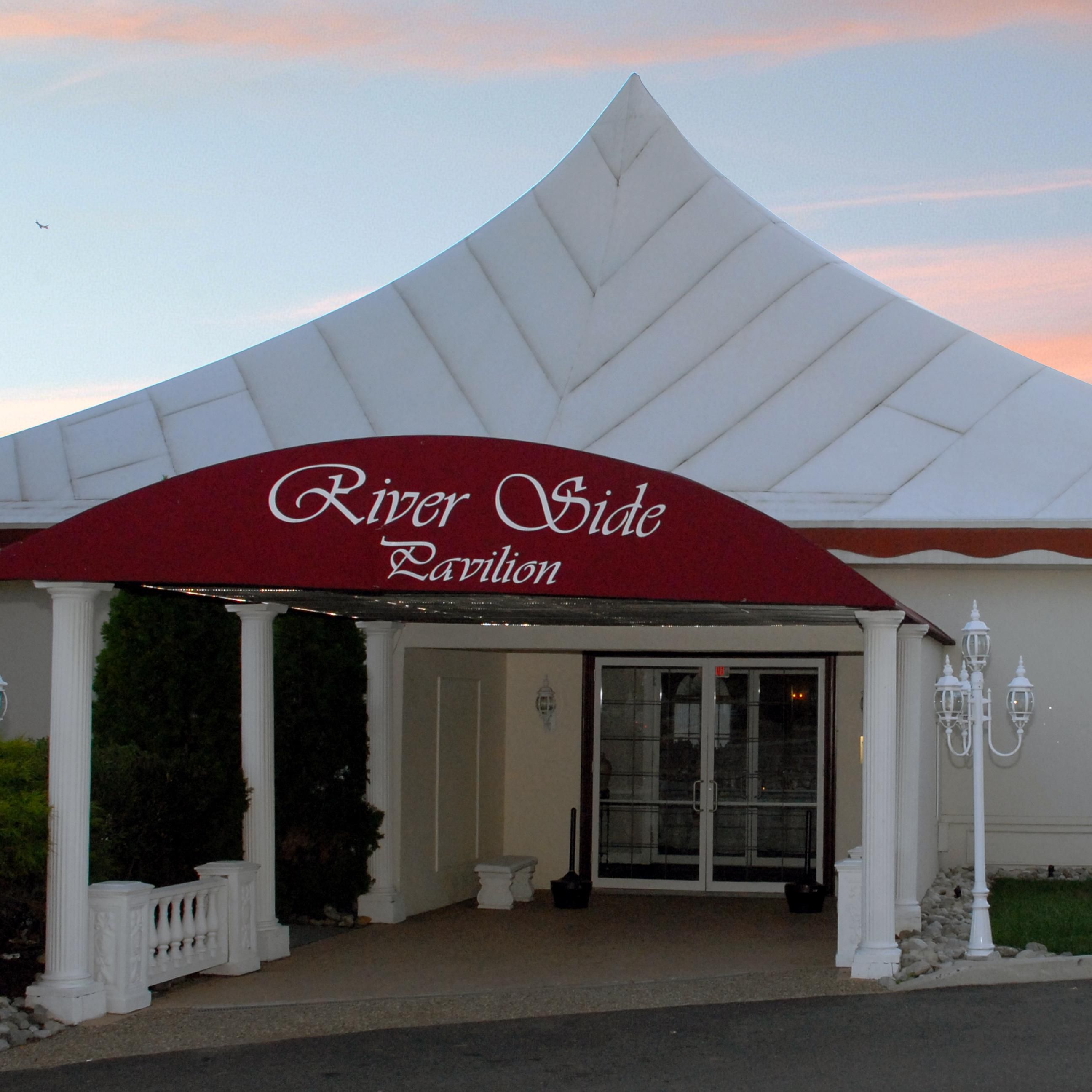 The Riverside Pavilion can accommodate up to 300 guests